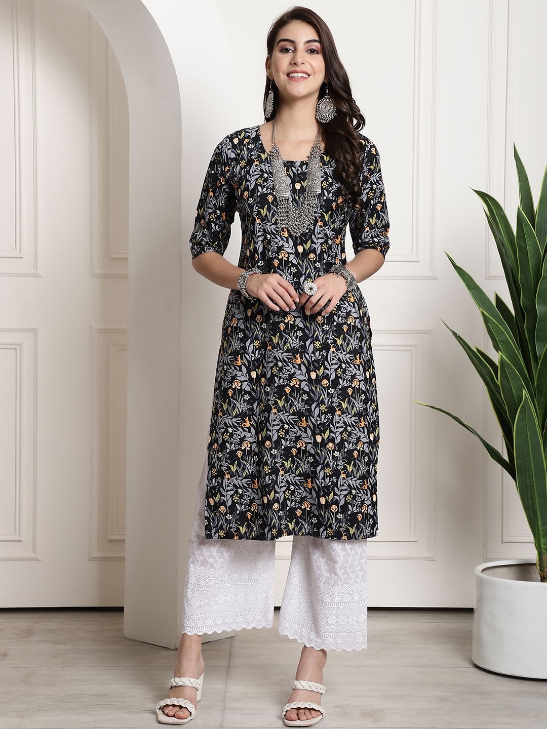 

7Threads Selection Of 6 Ethnic Motifs Printed Straight Crepe Kurta, Black