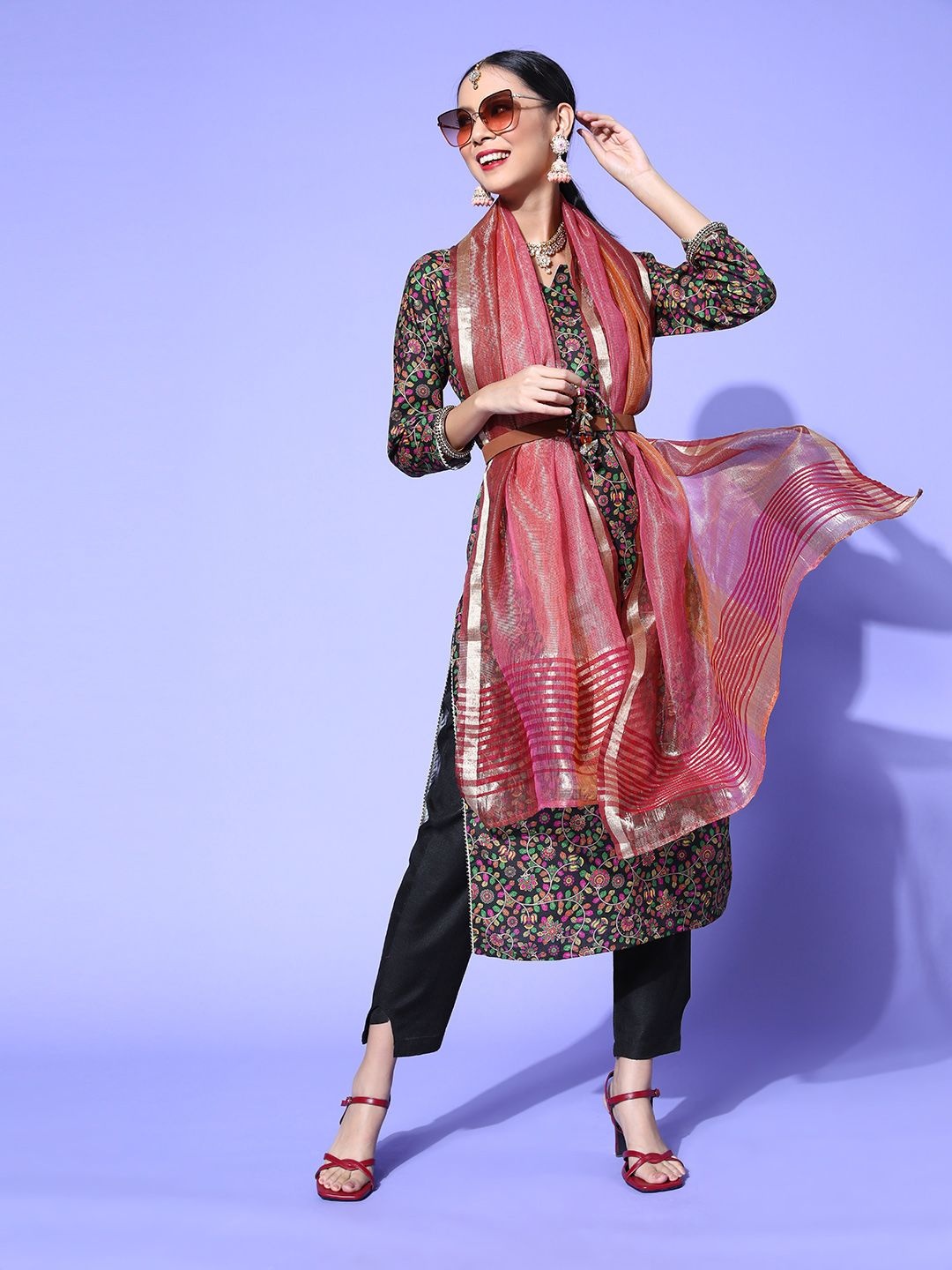 

KAVINDI Women Floral Printed Regular Gotta Patti Kurti with Trousers & With Dupatta, Black