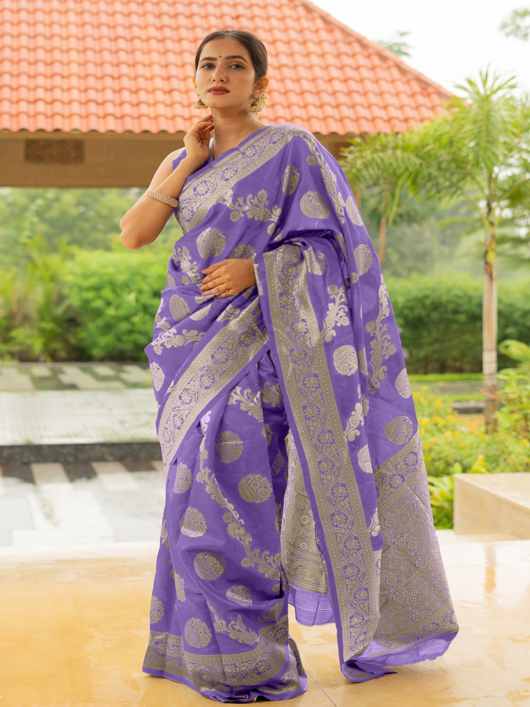 

Subham Woven Design Zari Silk Blend Banarasi Saree, Lavender