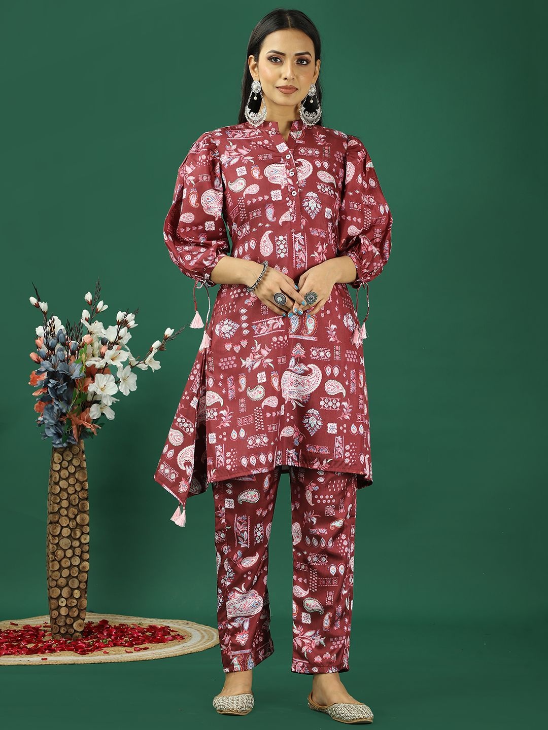 

Ethnovog Paisley Printed Mandarian Collar A-Line Kurta With Trouser, Maroon