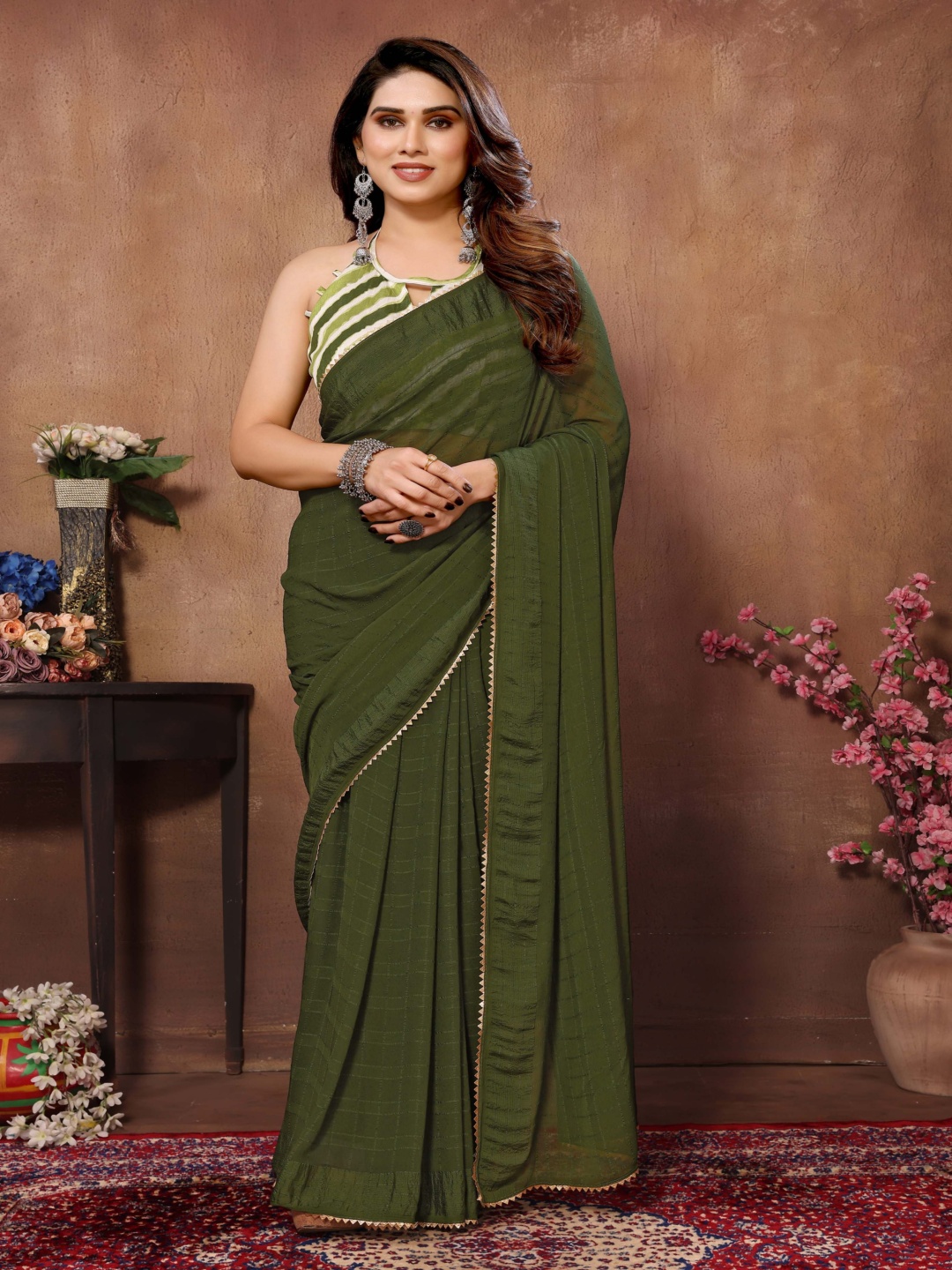 

Upalksh Checked Gotta Patti Pure Georgette Ready to Wear Saree, Green