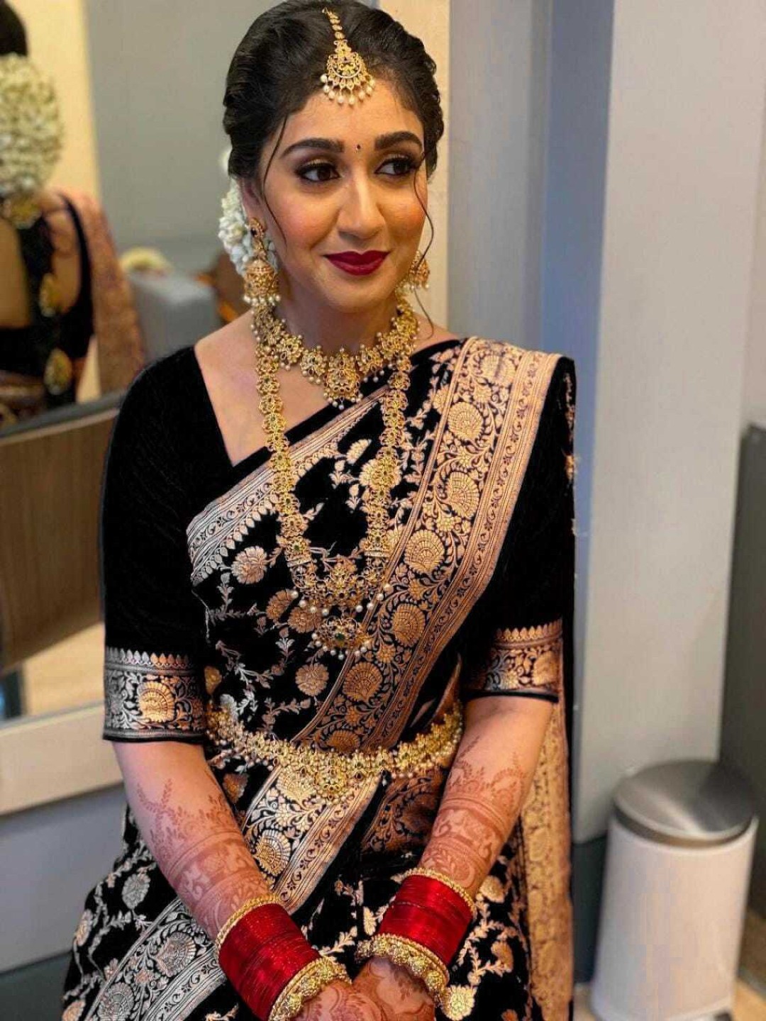 

QENY Ethnic Motifs Zari Banarasi Saree, Black