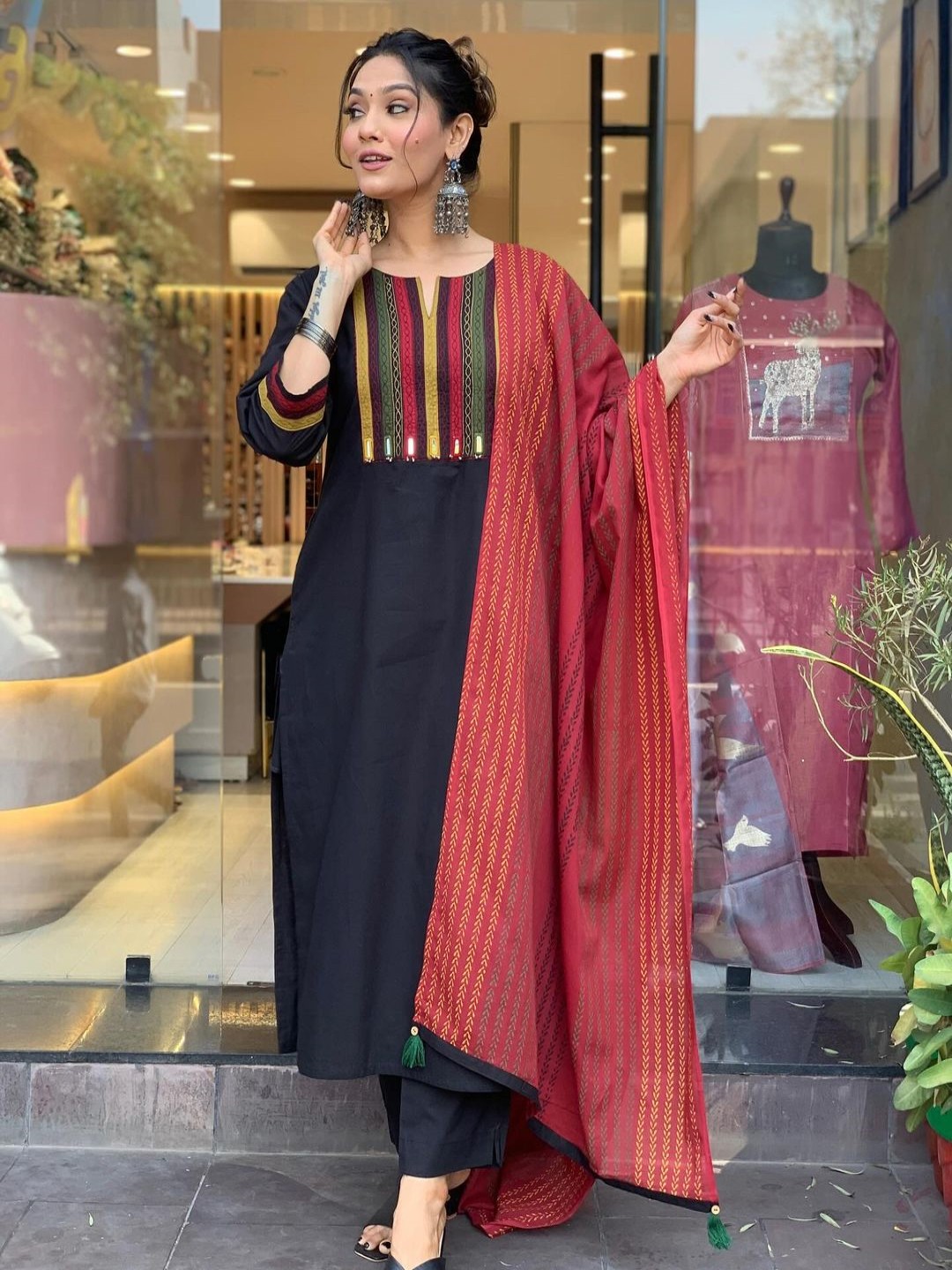

BAESD Ethnic Motifs Yoke Design Regular Straight Kurta With Trousers & Dupatta, Black