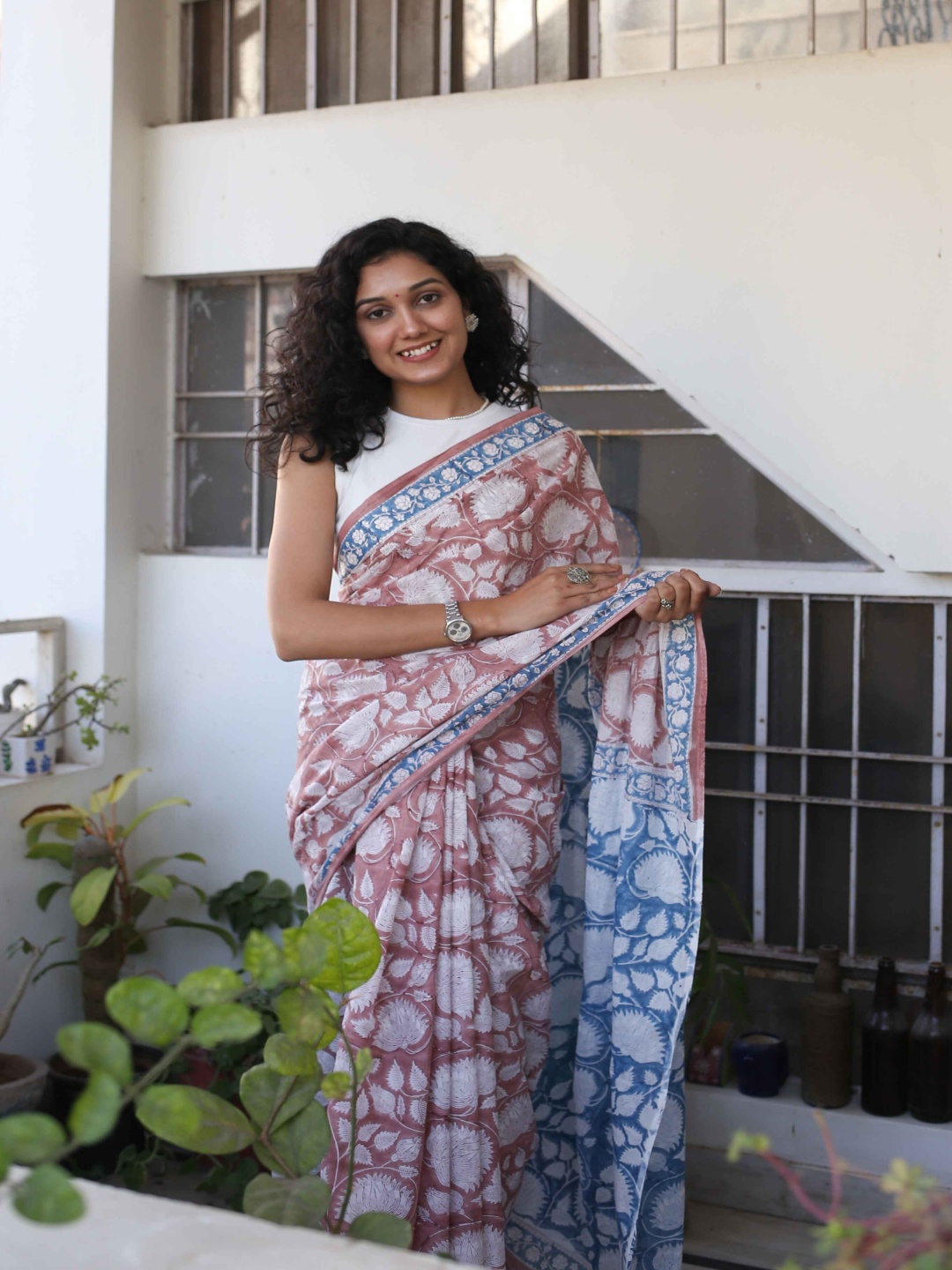 

Moora Floral Printed Pure Cotton Bagru Saree, White