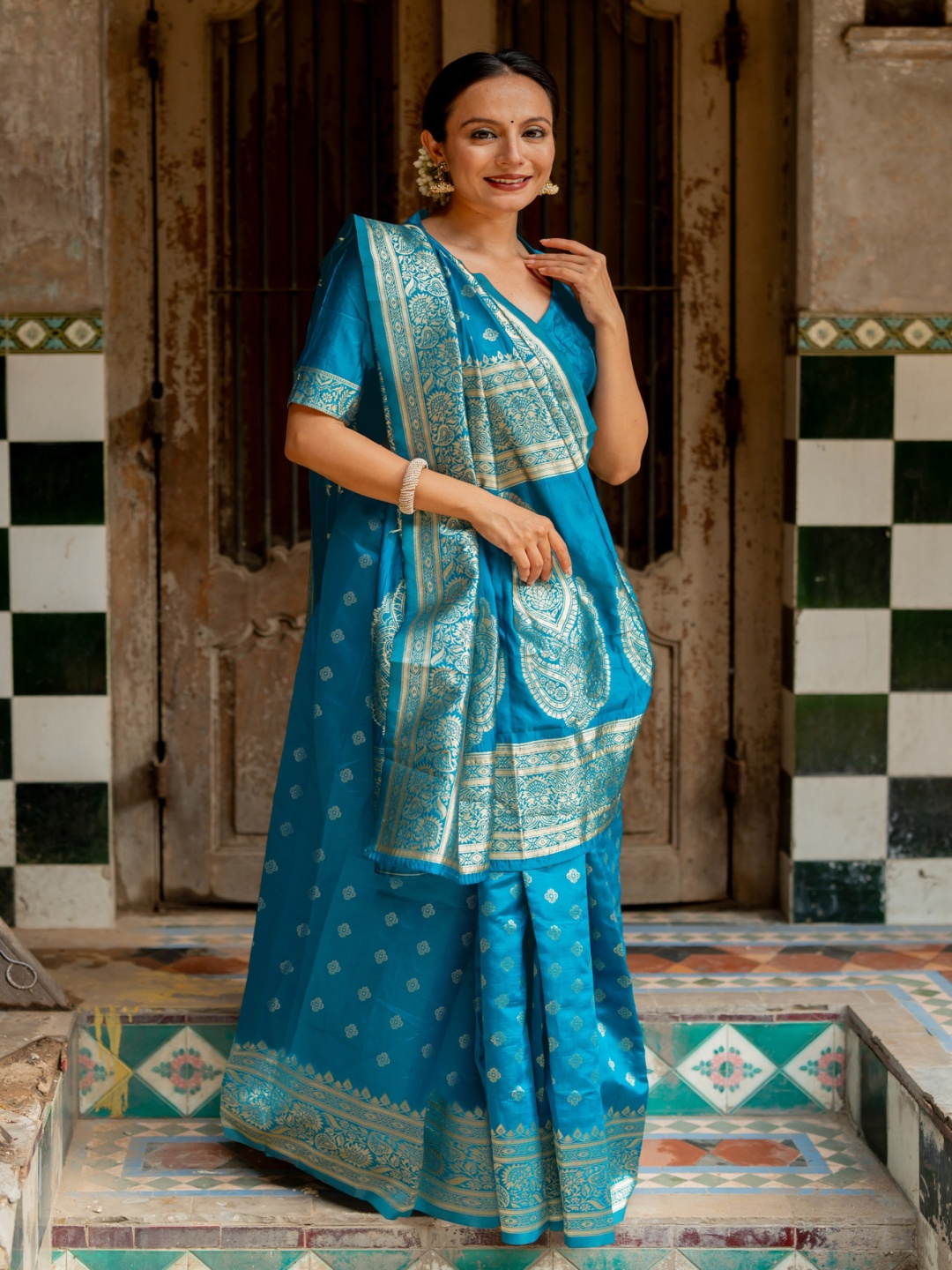 

Subham Woven Design Zari Silk Blend Kanjeevaram Saree, Blue