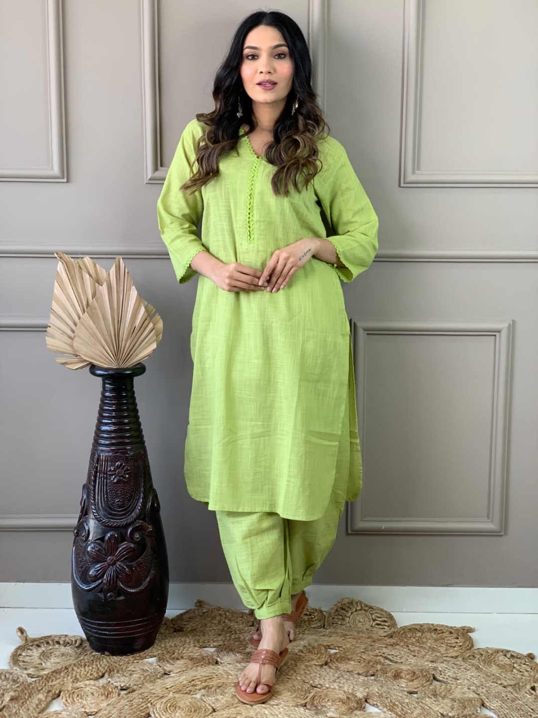 

SIJOPA V Neck Pure Cotton Gotta Patti Straight Kurta with Trousers, Green