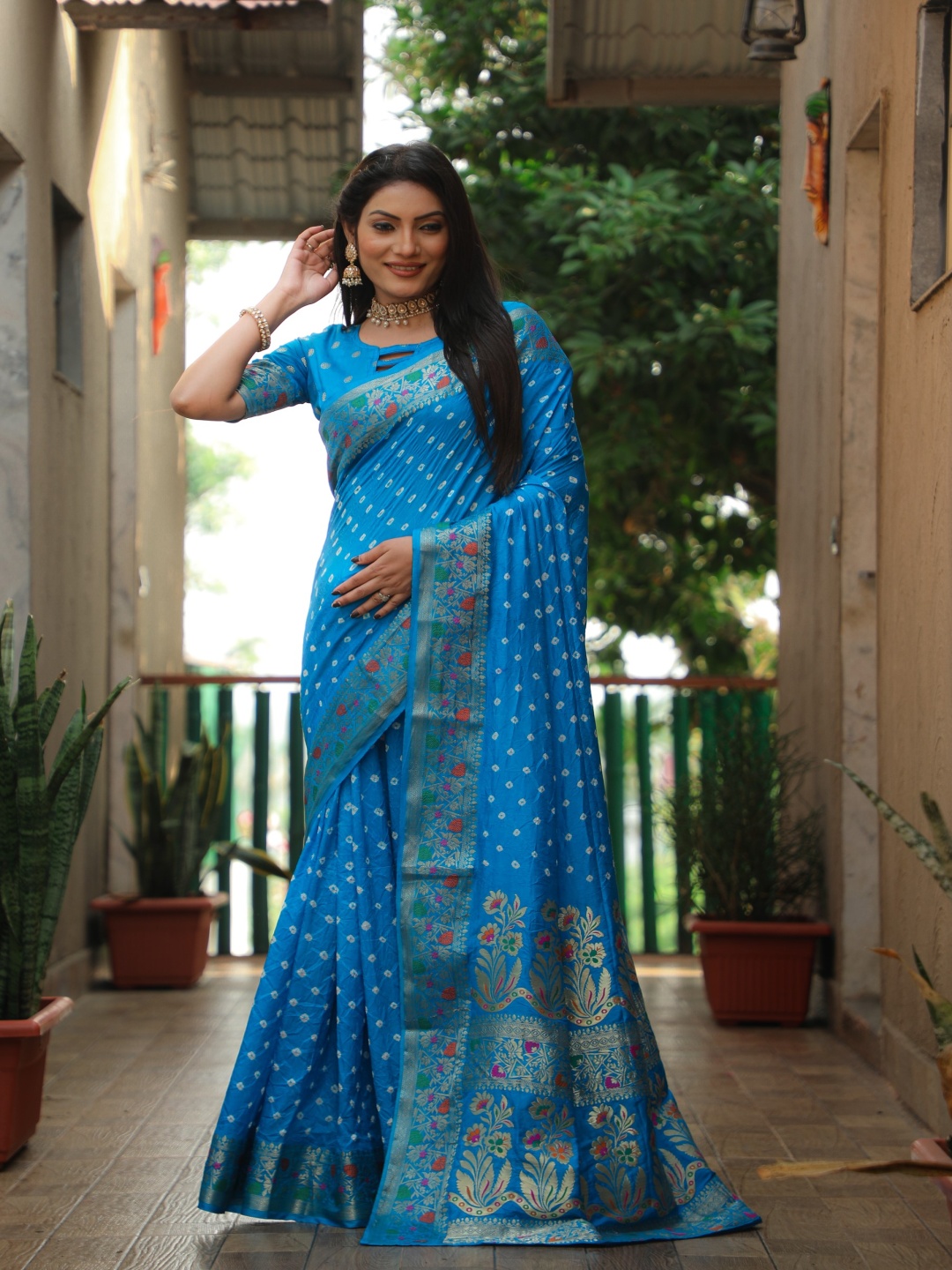 

Anaita Bandhani Zari Pure Silk Bandhani Saree, Turquoise blue