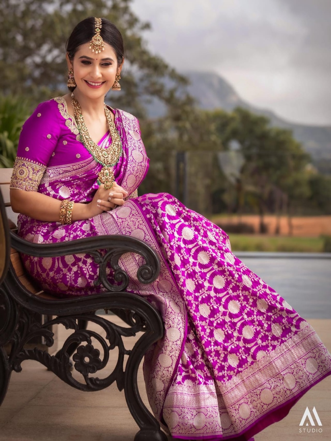 

KALINI Woven Design Zari Banarasi Saree, Purple