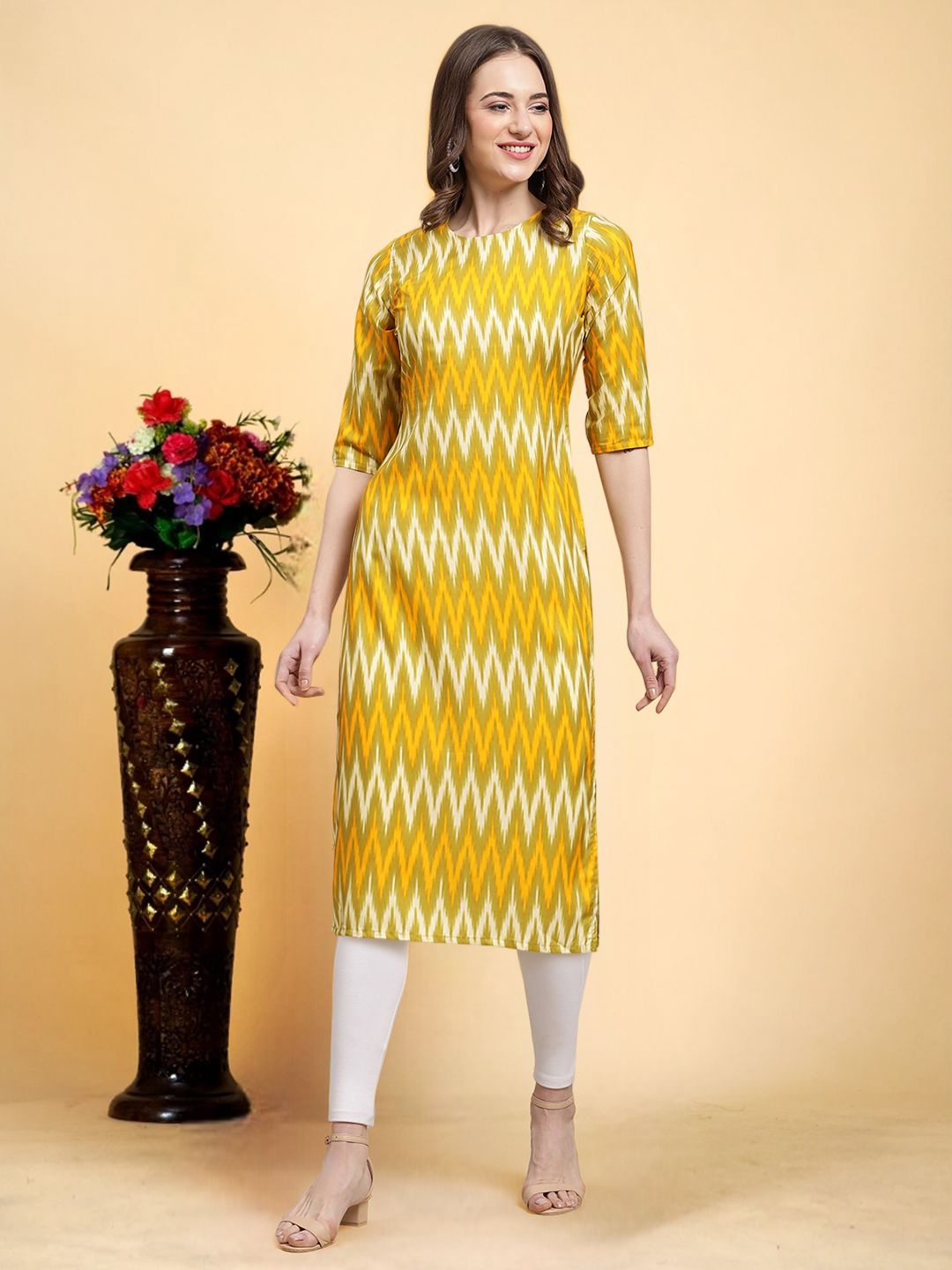 

7Threads Chevron Printed Round Neck Machine Weave Straight Kurta, Yellow