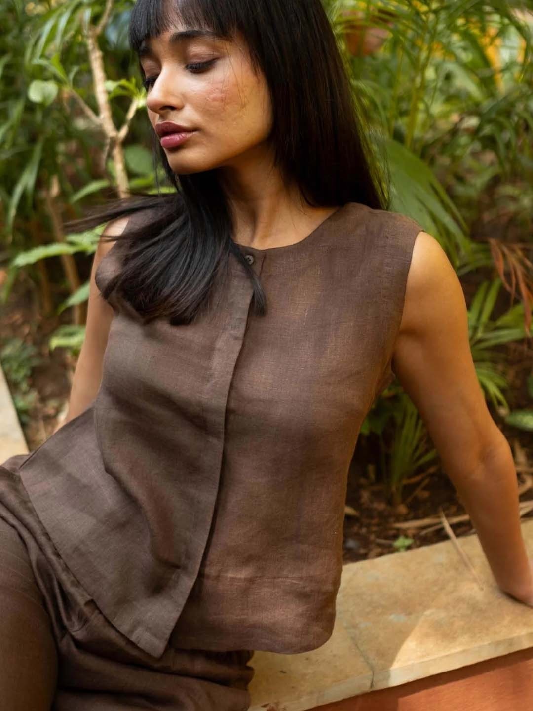

Creatures of Habit Women Linen Sleeveless Shirt, Brown
