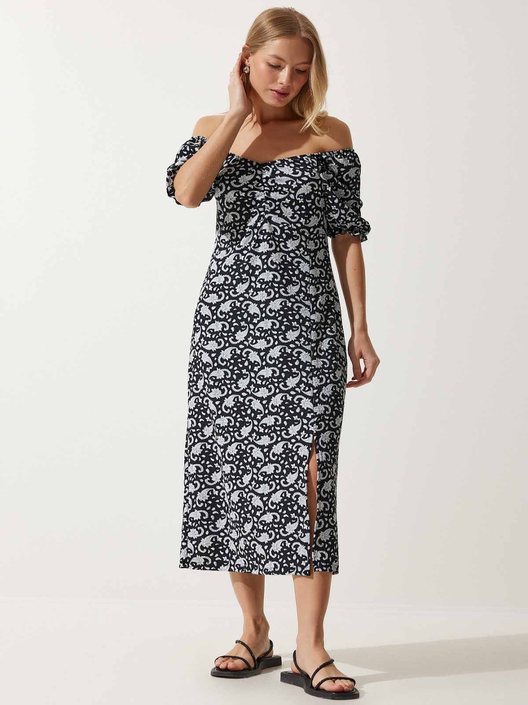 

Happiness istanbul Women Floral Printed Off-Shoulder A-Line Midi Dress, Black