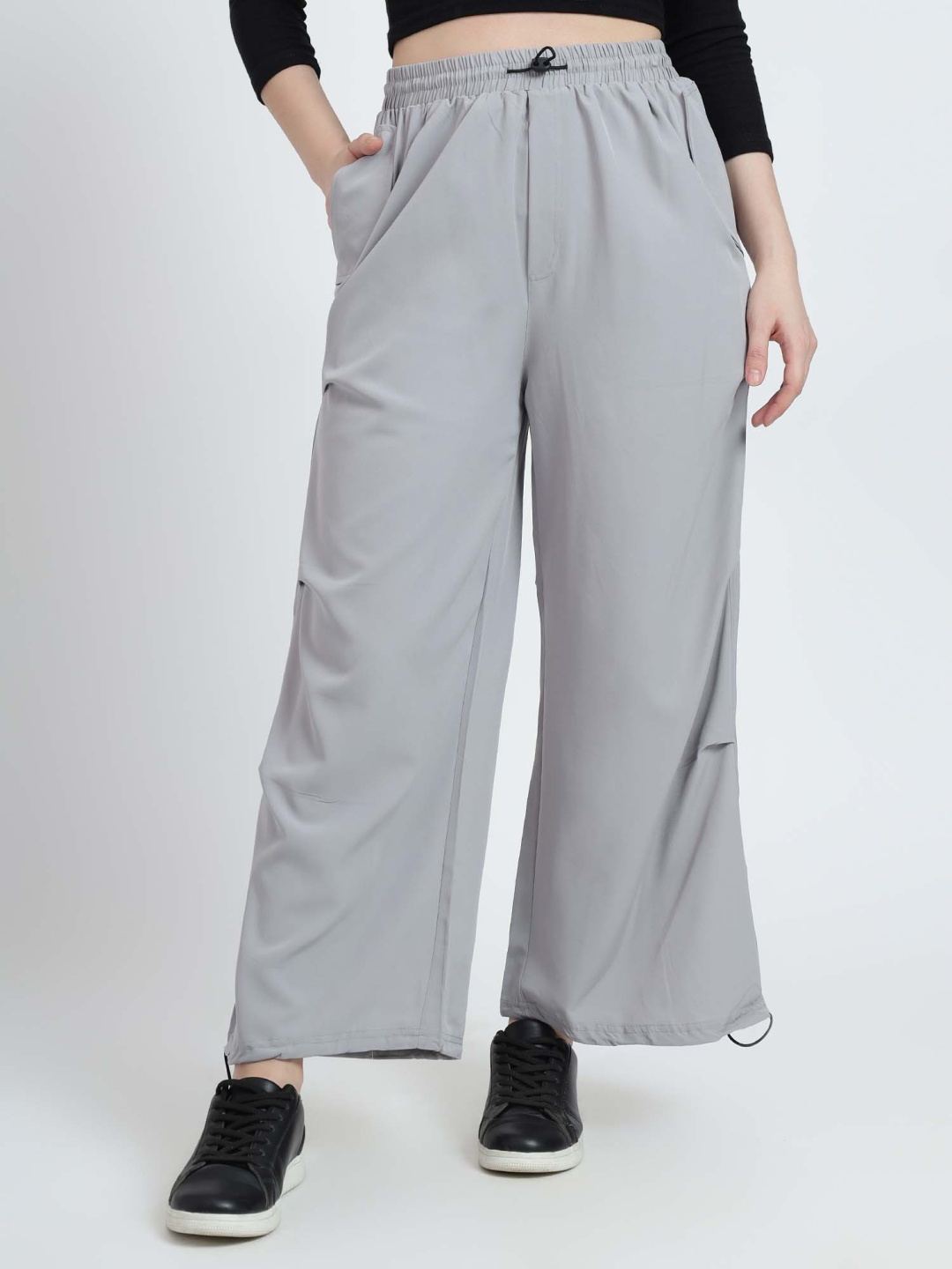 

SAAHASAM Women Relaxed Loose Fit Mid-Rise Joggers Trousers, Grey