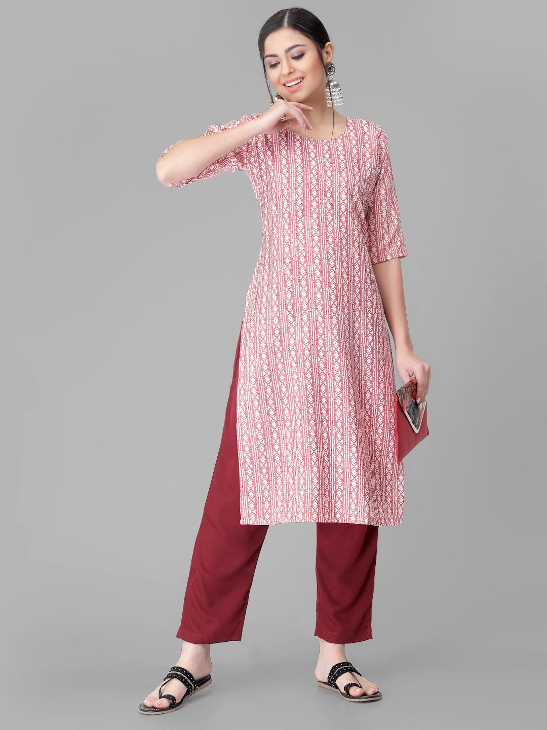 

7Threads Geometric Printed Round Neck Straight Kurta With Trousers, Peach