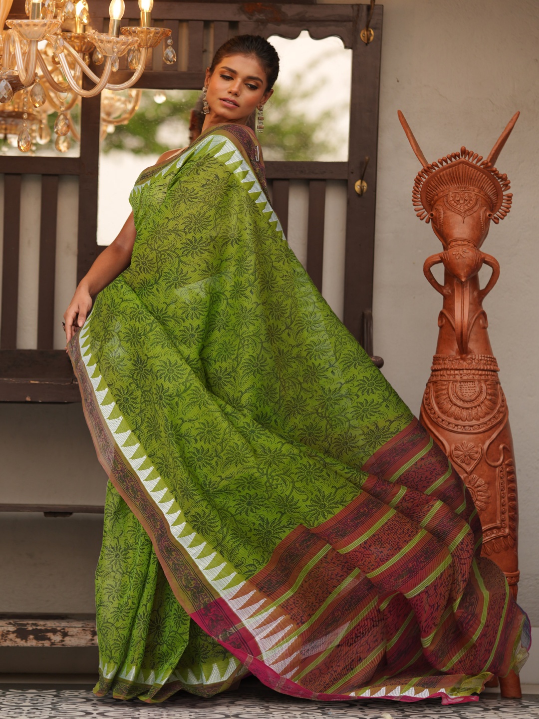 

Unnati Silks Floral Pure Cotton Handloom Mangalagiri Saree, Green