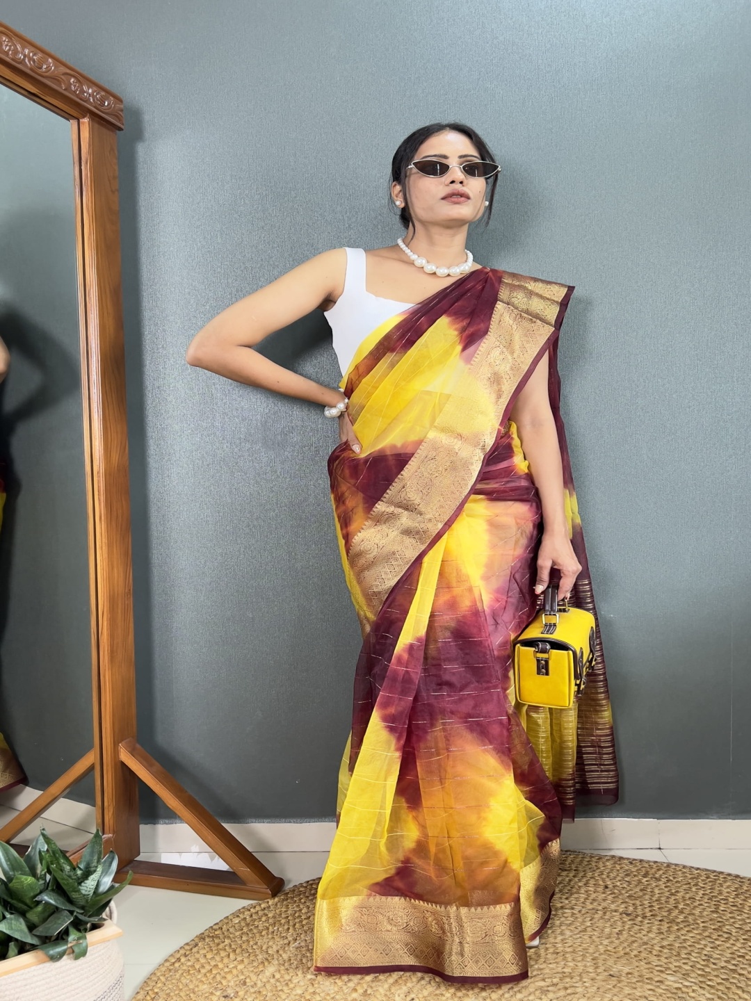 

V3 FASHION STUDIO Tie and Dye Zari Organza Saree, Maroon