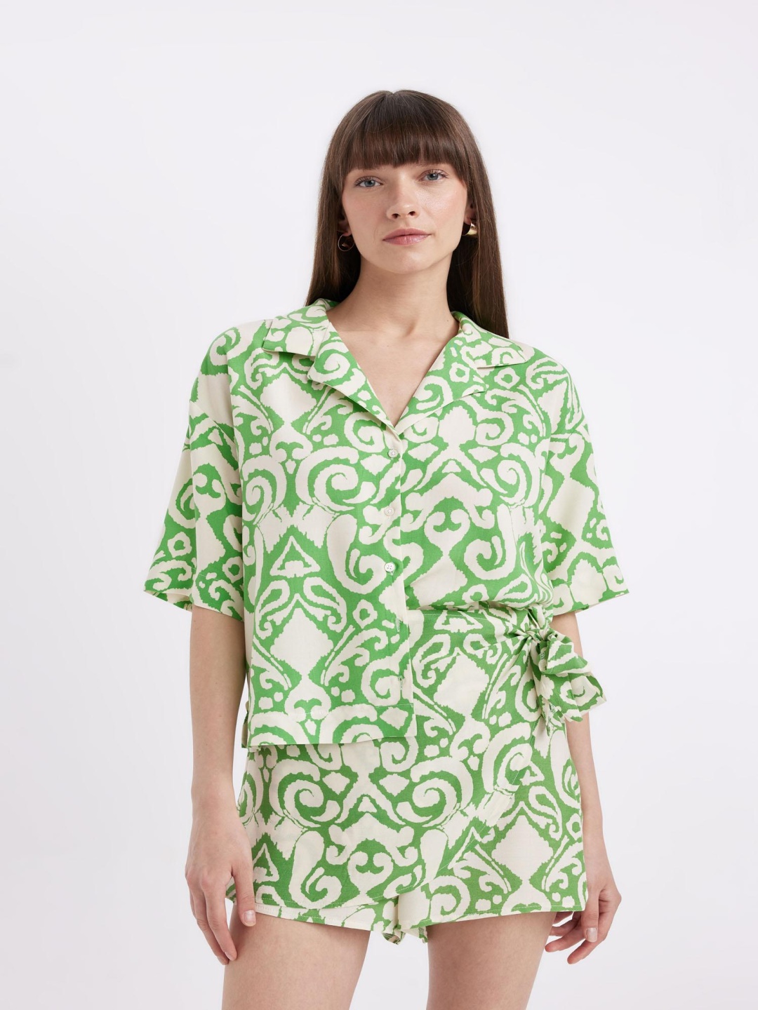 

DeFacto Women Floral Opaque Printed Casual Shirt, Na