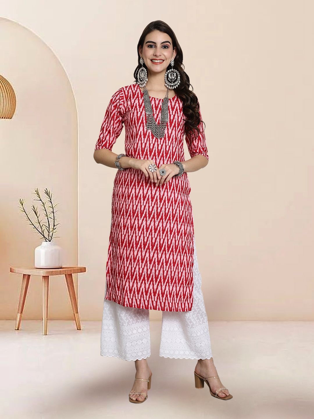 

7Threads Geometric Printed Round Neck Straight Kurta, Red