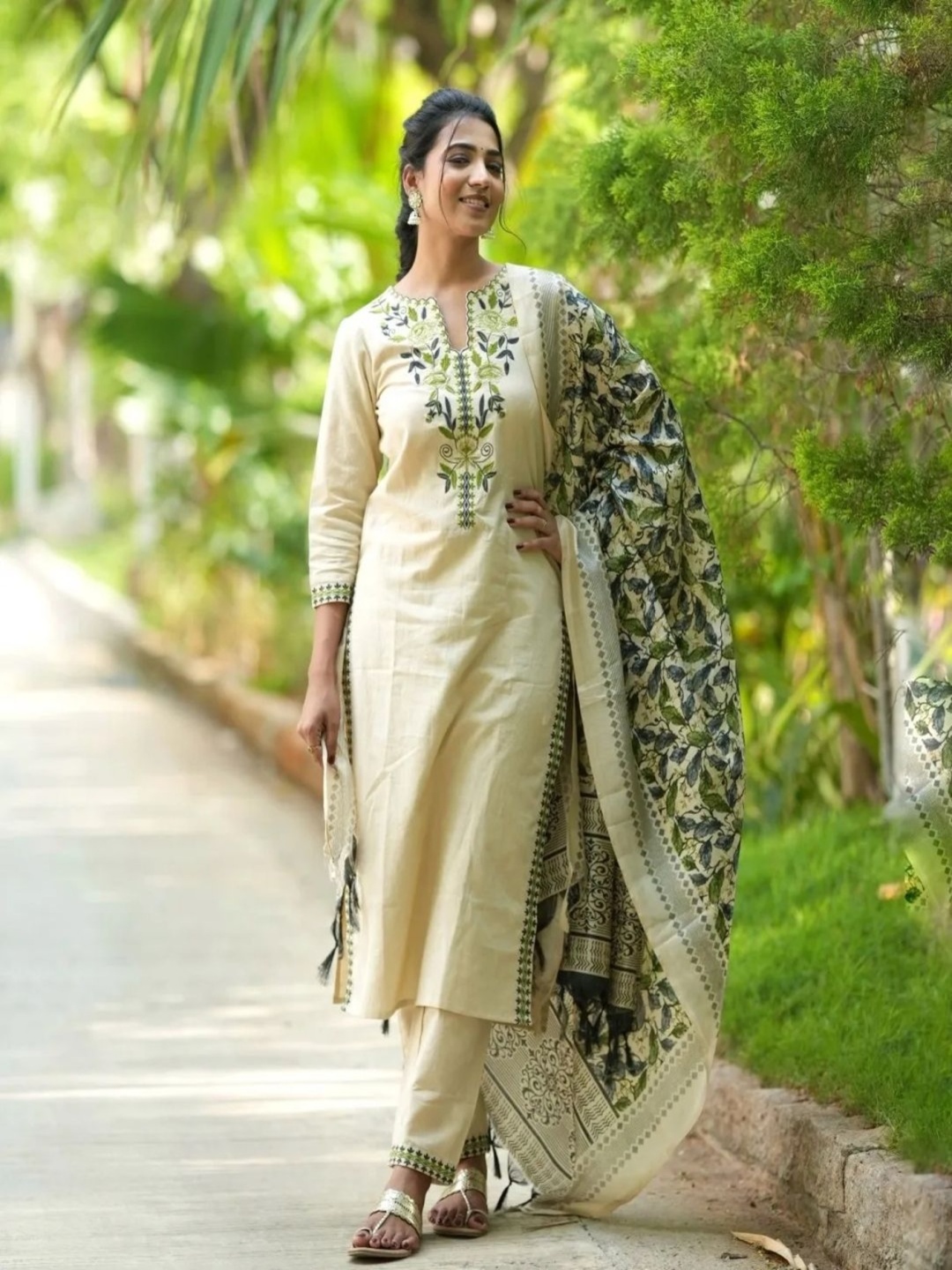 

Anni Designer Floral Embroidered Regular Viscose Rayon Kurta With Trousers With Dupatta, Cream