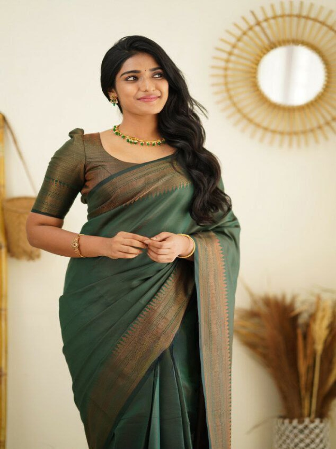 

Quelea Zari Pure Silk Banarasi Saree, Green