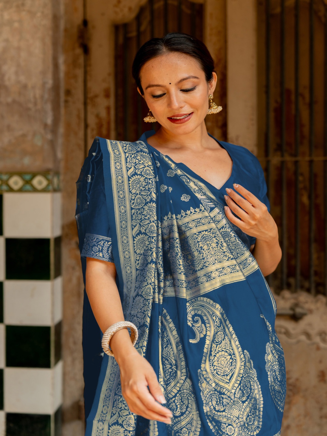 

Subham Woven Design Zari Silk Blend Kanjeevaram Saree, Navy blue