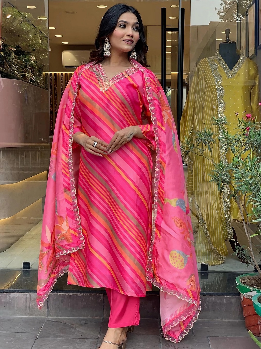 

BAESD Leheriya Printed Regular Sequinned Kurta With Trousers & Dupatta, Pink