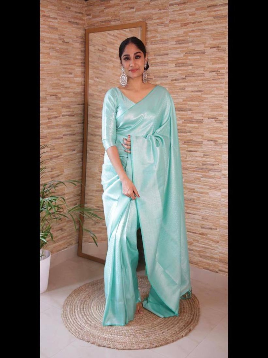 

KALINI Woven Design Zari Pure Silk Banarasi Saree, Sea green