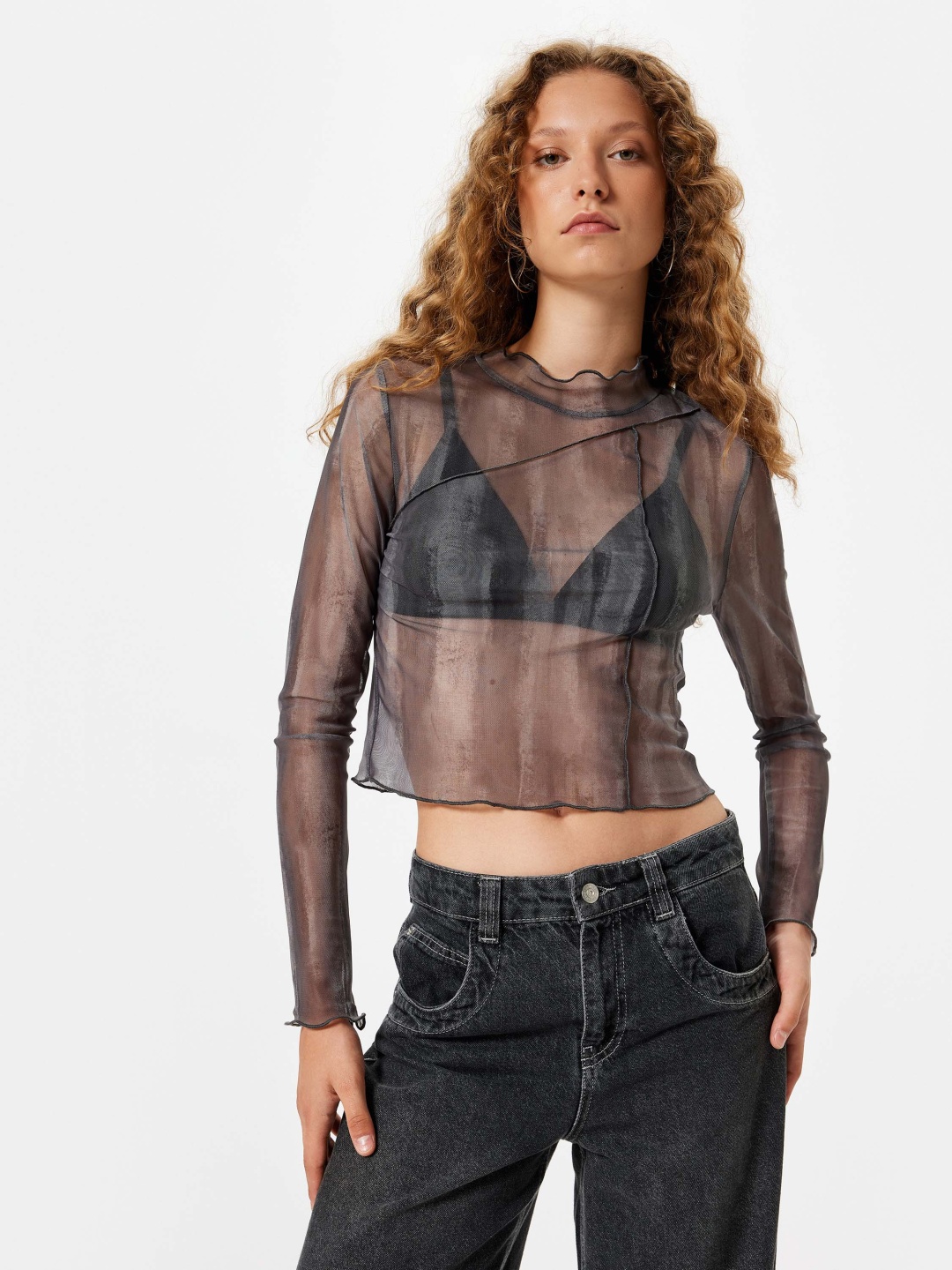 

Koton Women Solid Round Neck Crop Top, Black
