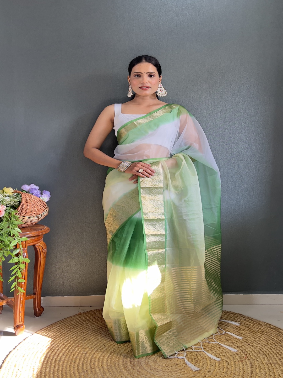 

V3 FASHION STUDIO Tie and Dye Zari Organza Saree, Green