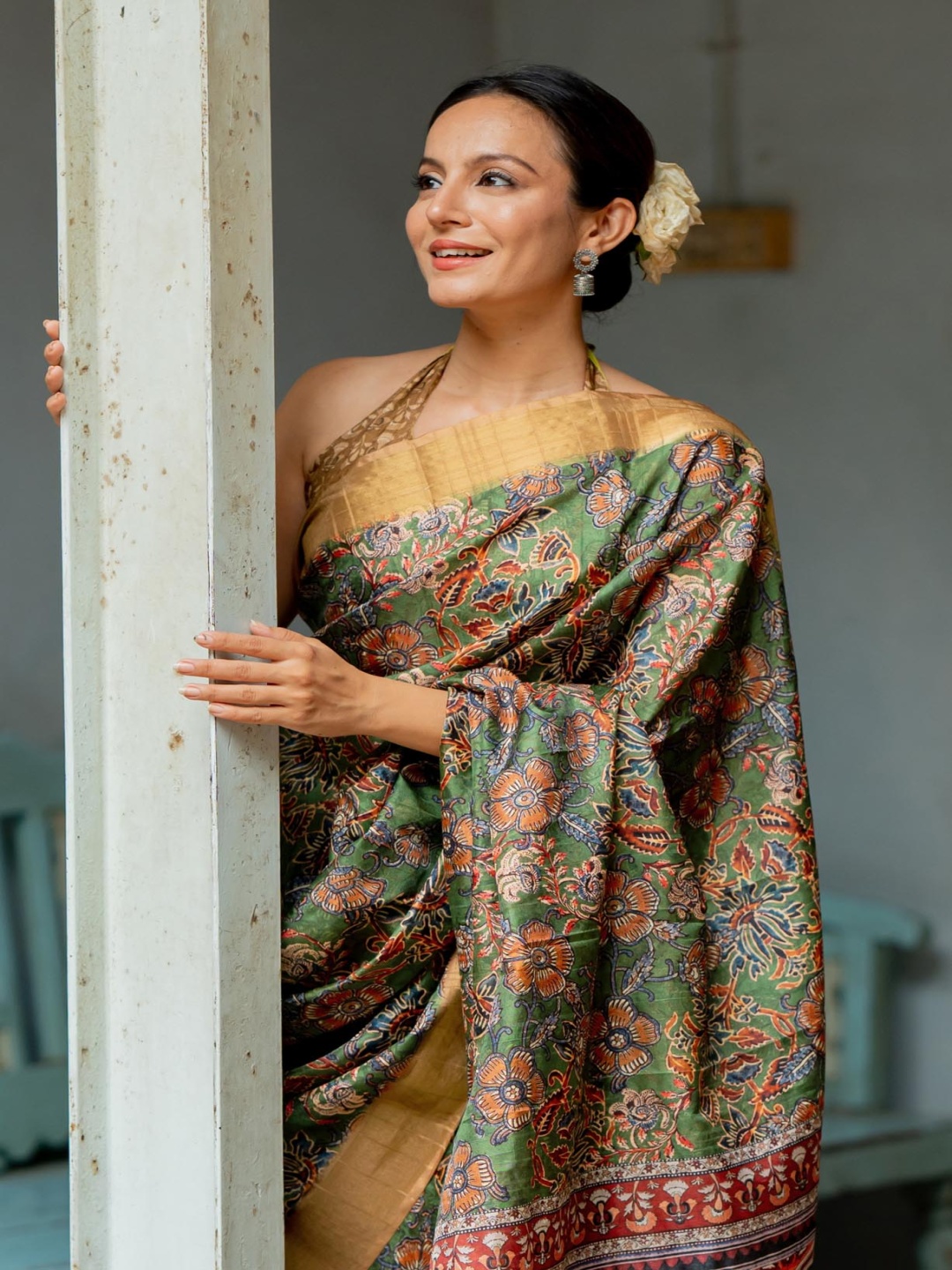 

MIRCHI FASHION Floral Zari Silk Blend Saree, Green
