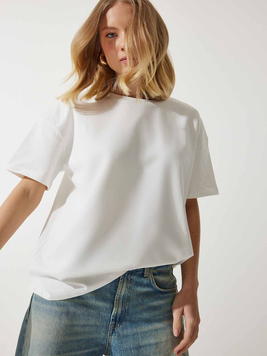 

Happiness istanbul Women V-Neck Drop-Shoulder Sleeves Cut Outs T-shirt, Na