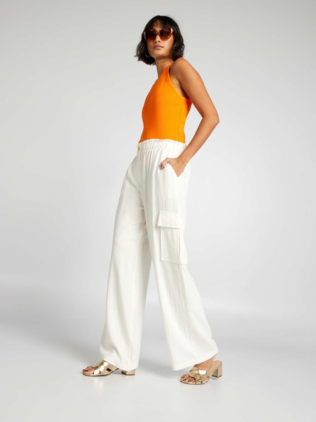 

KIABI Women Mid-Rise Loose Fit Parallel Trousers, White
