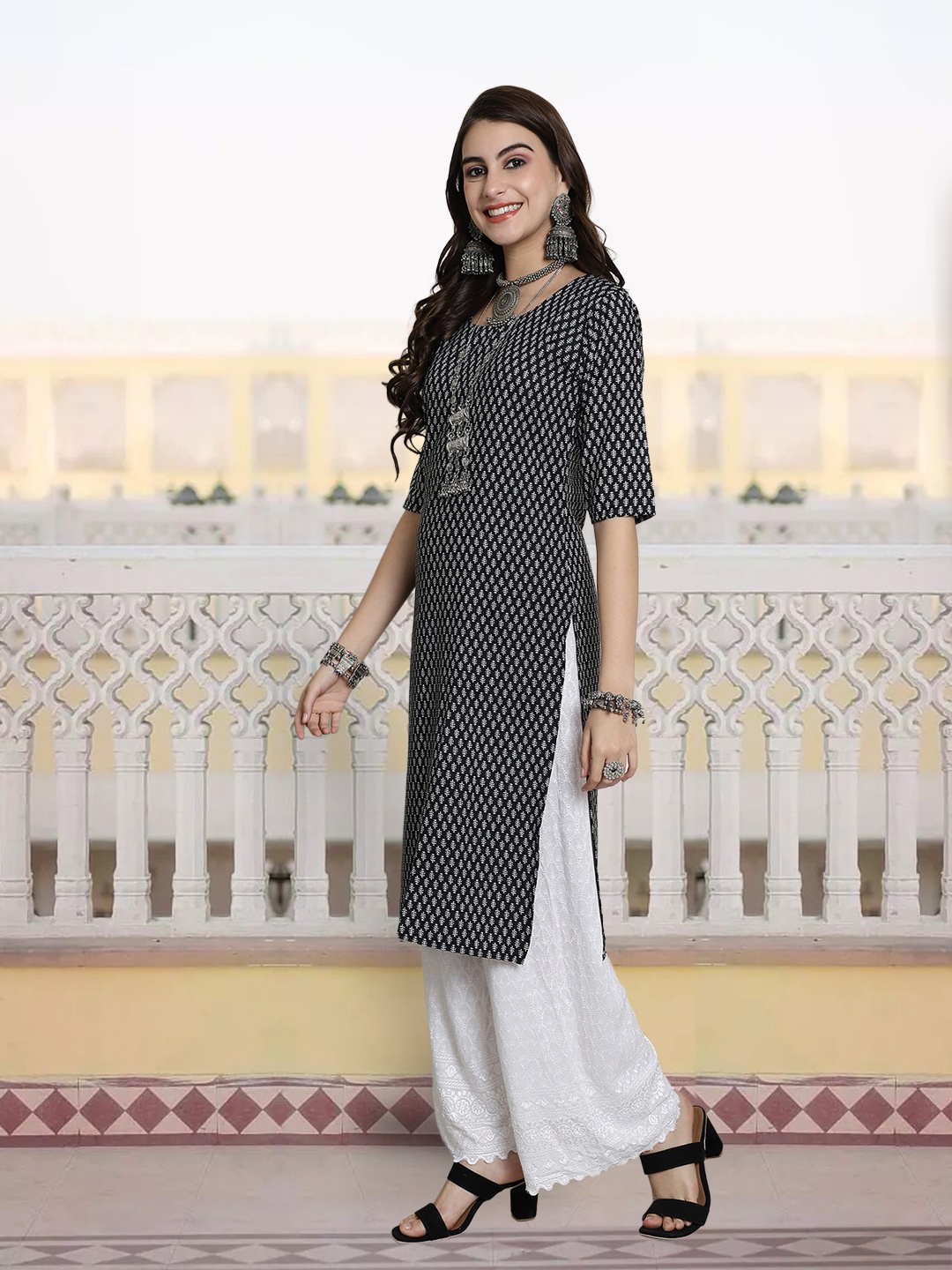 

7Threads Women Ethnic Motifs Printed Sequinned Floral Crepe Kurta, Multi