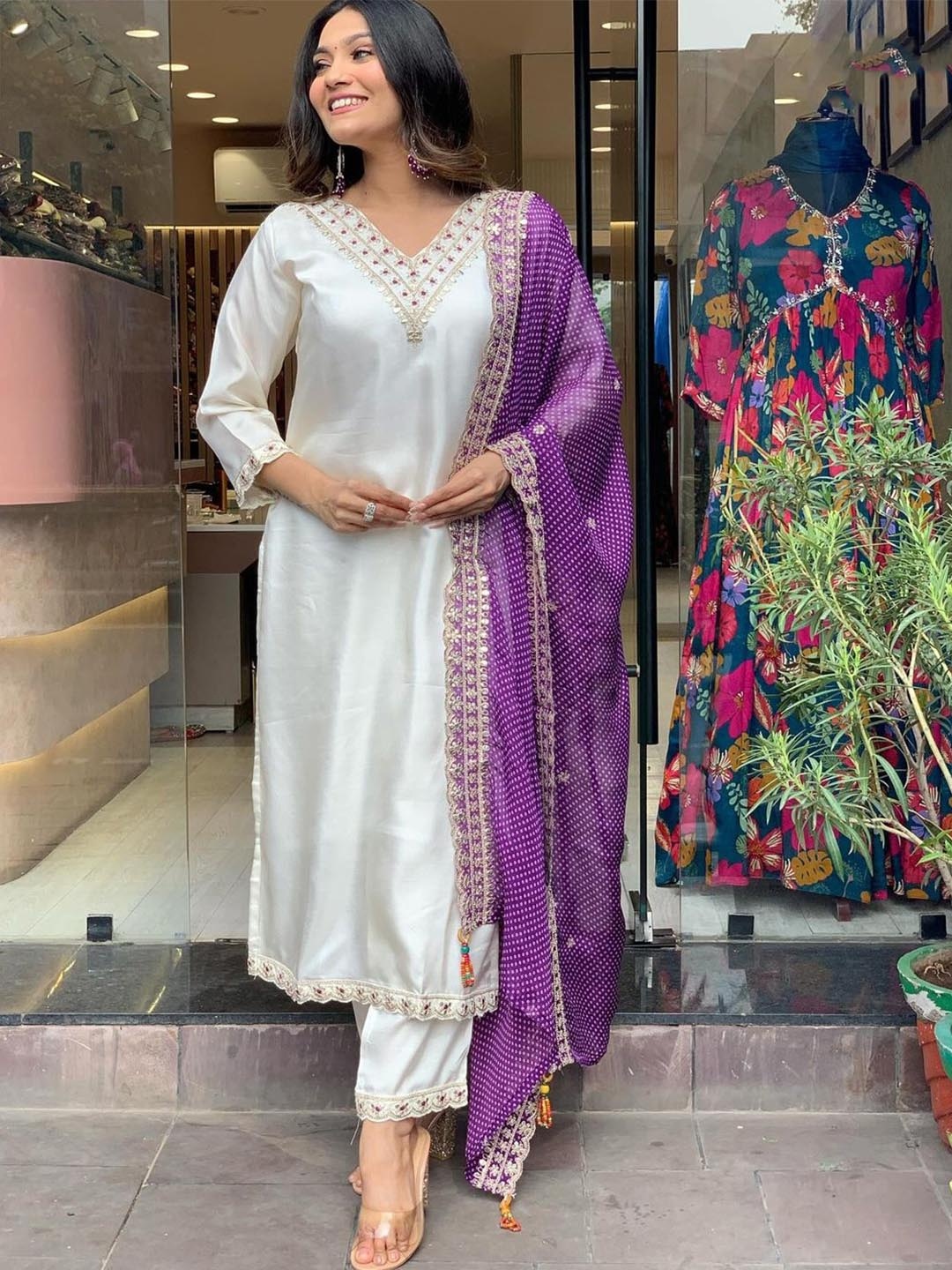 

Lilots Ethnic Motifs Yoke Design Sequinned Chanderi Silk Kurta With Trouser & Dupatta, White
