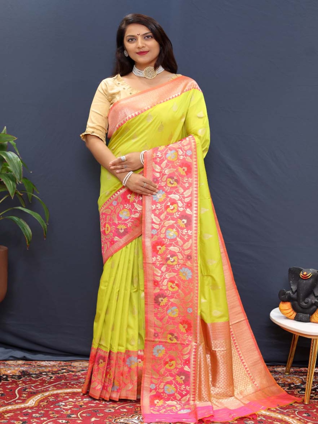 

Royal Rajgharana Saree Woven Design Zari Pure Silk Banarasi Sarees, Lime green