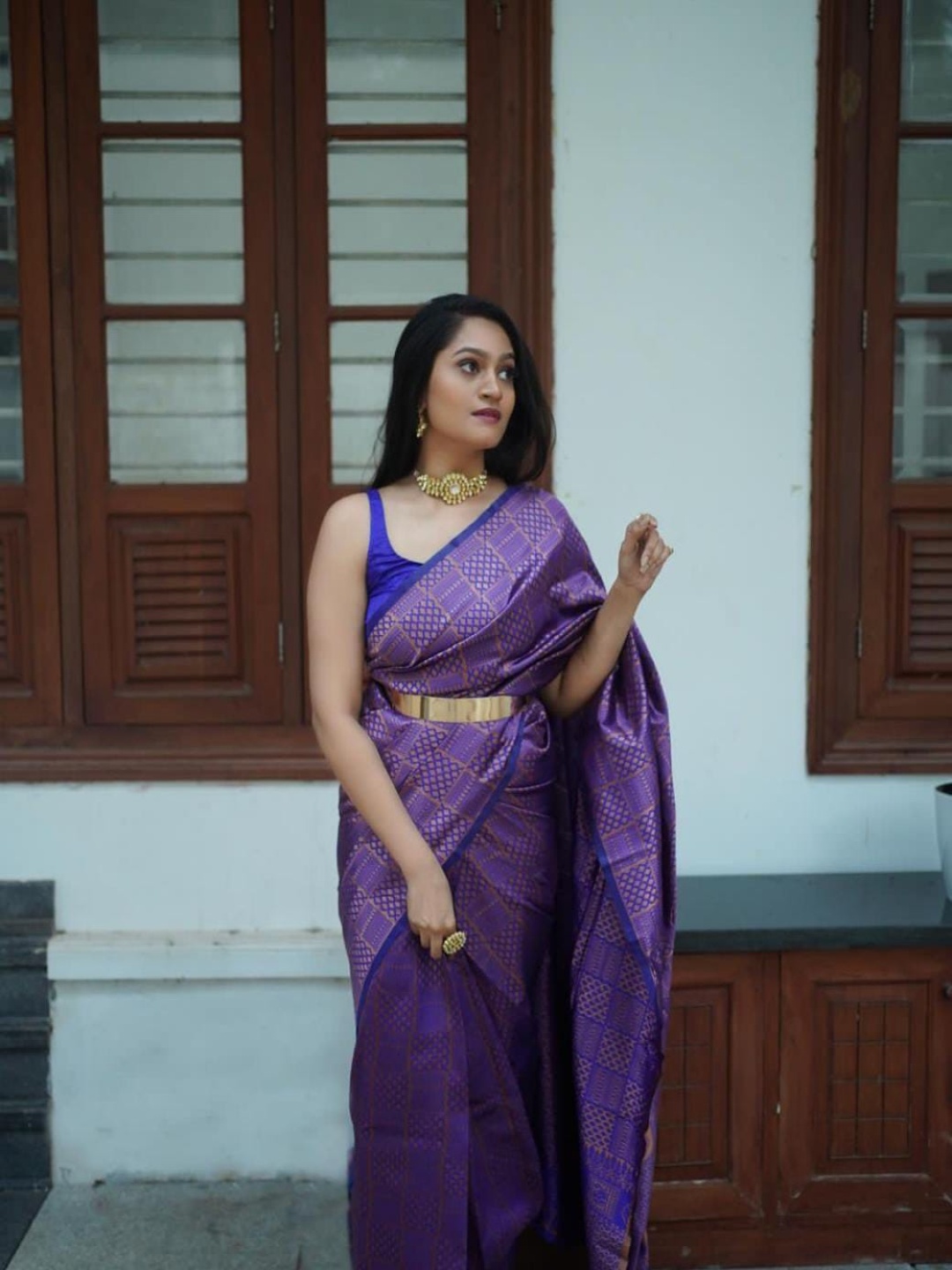 

KALINI Blue & Gold-Toned Woven Design Kanjeevaram Saree