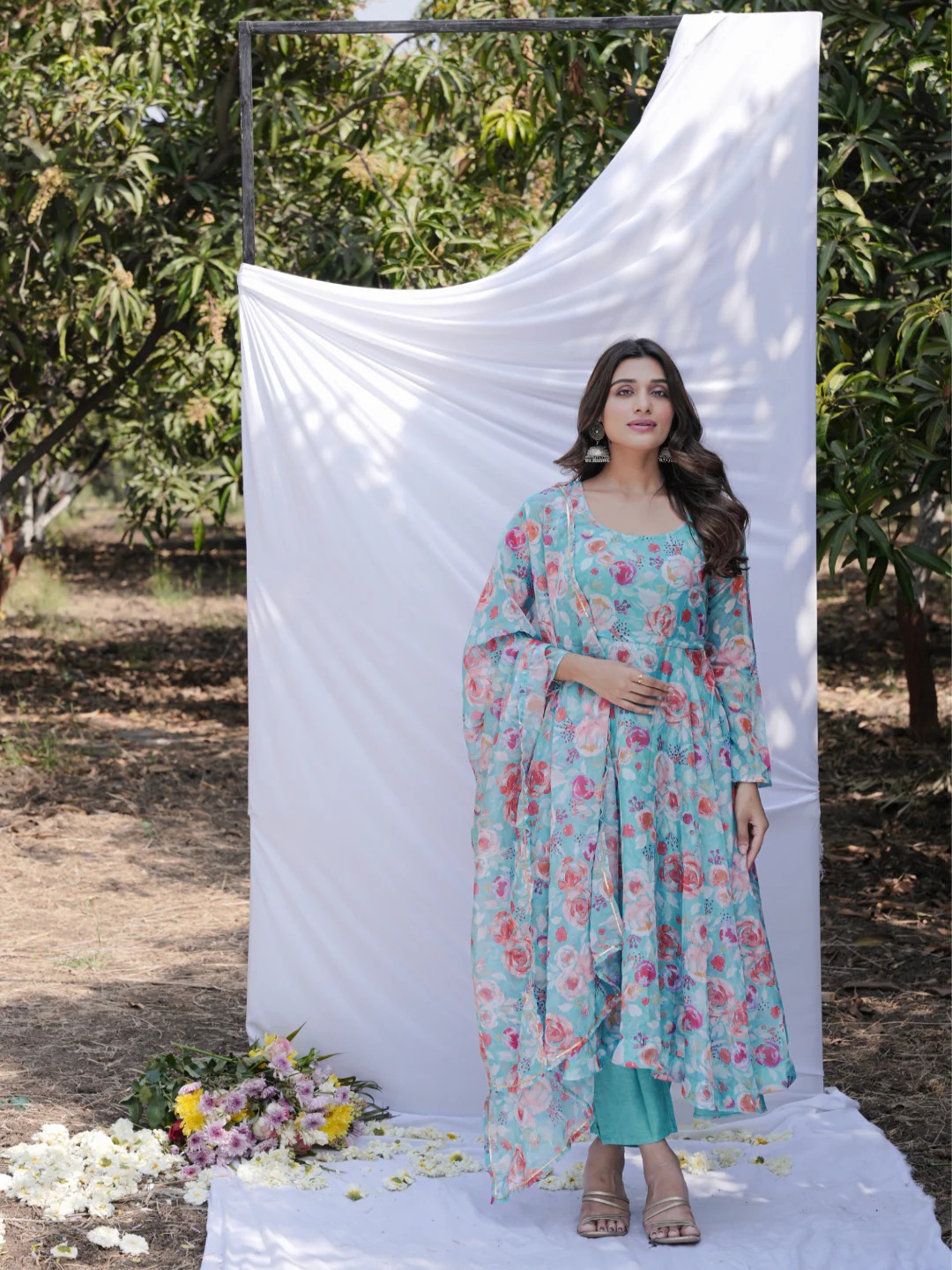 

Emaira Floral Printed Empire Kurta with Trousers & Dupatta, Turquoise blue