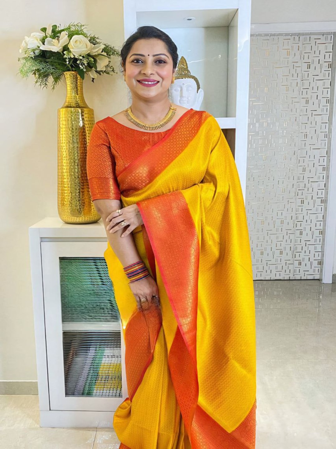 

Quelea Woven Design Zari Pure Silk Banarasi Saree, Yellow