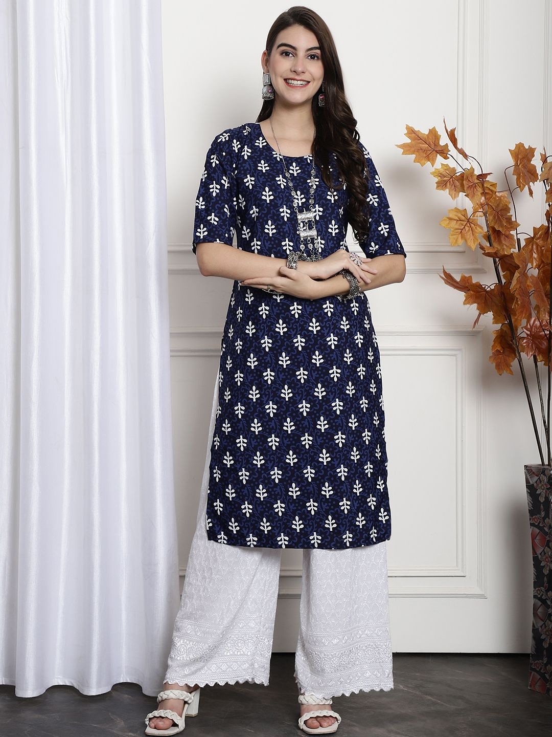 

7Threads Selection Of 6 Ethnic Motifs Printed Round Neck Straight Kurta, Blue