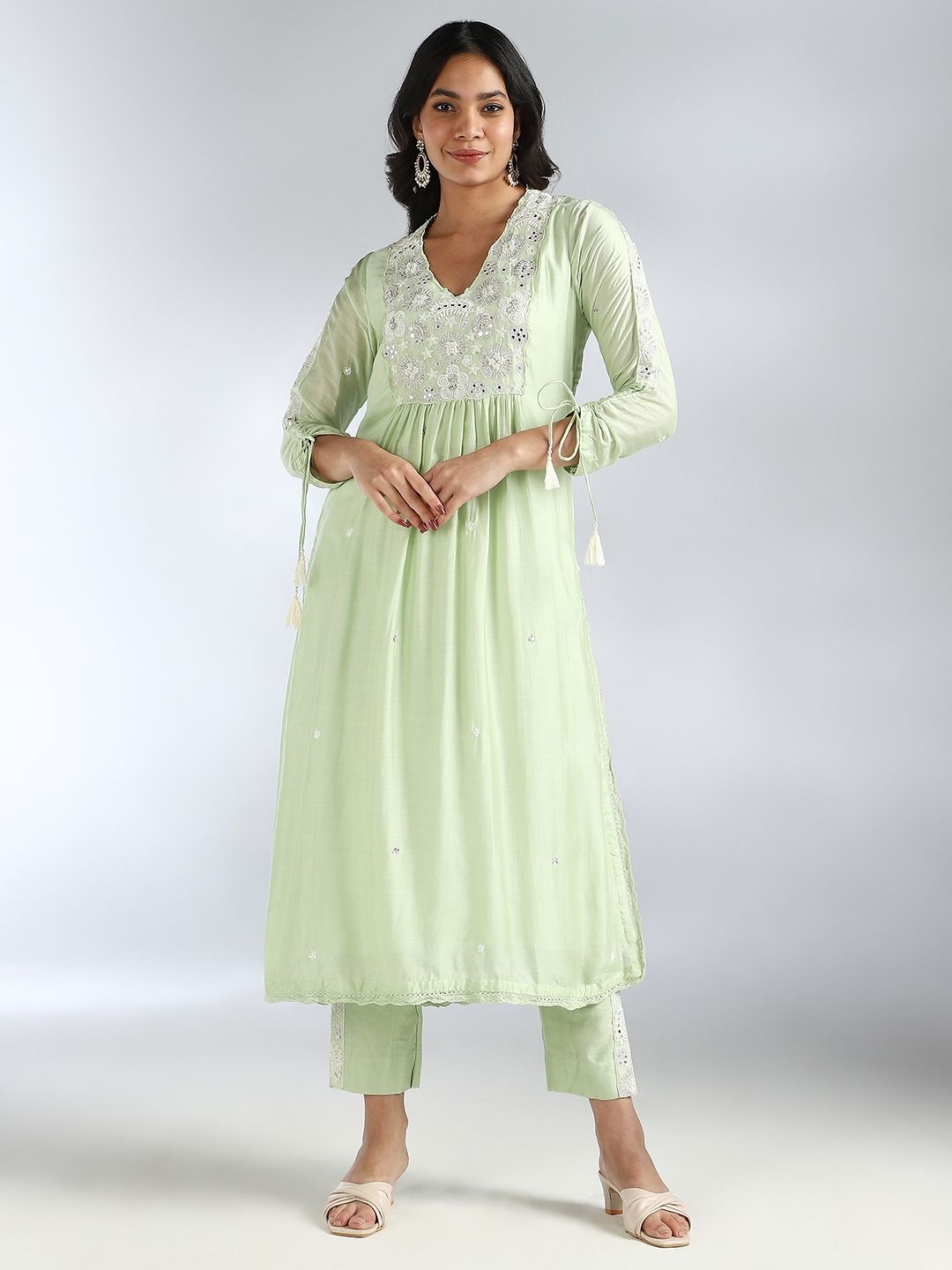 

House Of Dharaa Floral Embroidered Embellished A-line Kurta With Trousers And Dupatta, Green