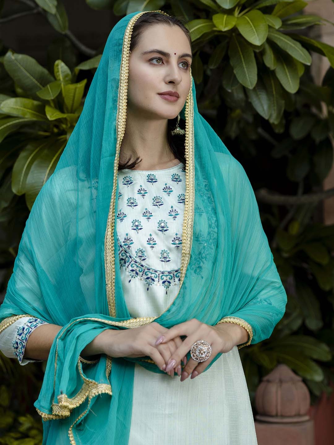 

VredeVogel Floral Yoke Design Straight Kurta & Trousers With Dupatta, Blue