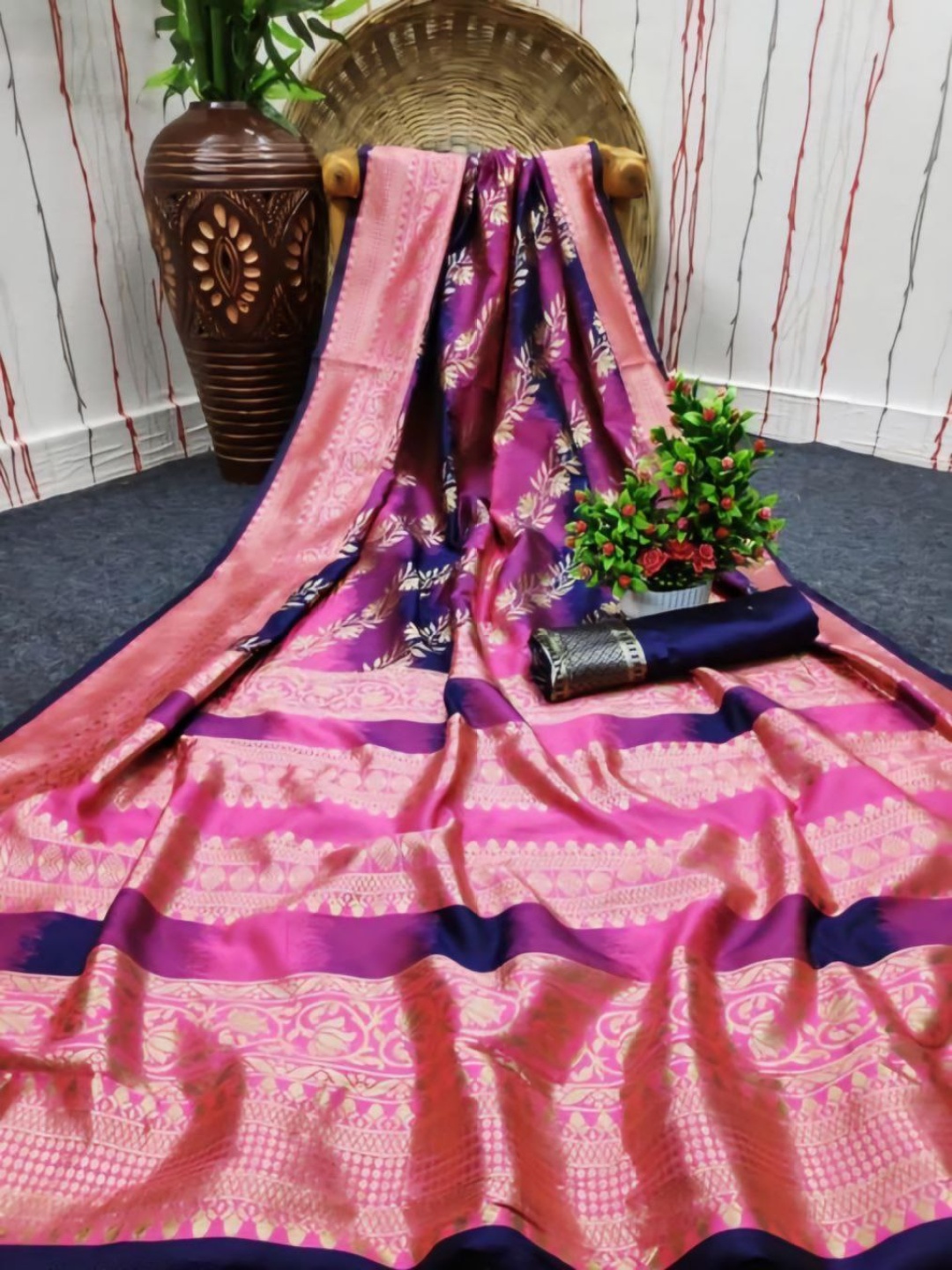 

Visit Wear Woven Design Zari Pure Silk Banarasi Saree, Pink