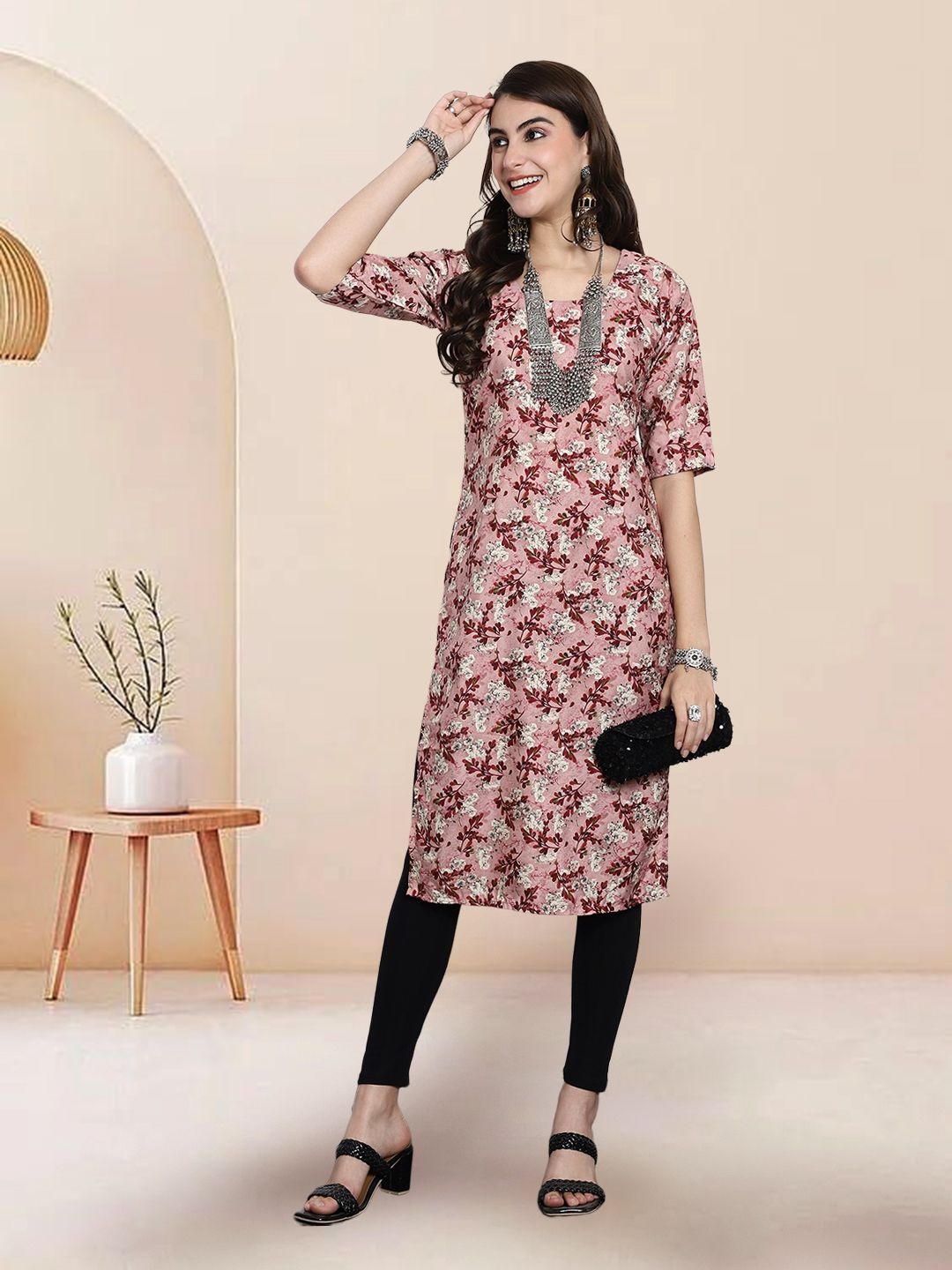 

7Threads Floral Printed Round Neck Straight Kurta, Pink