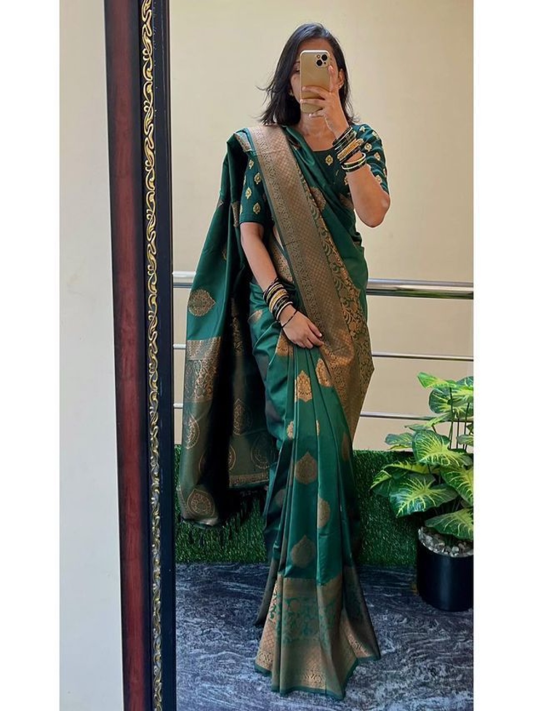 

QENY Woven Design Zari Art Silk Banarasi Saree, Green