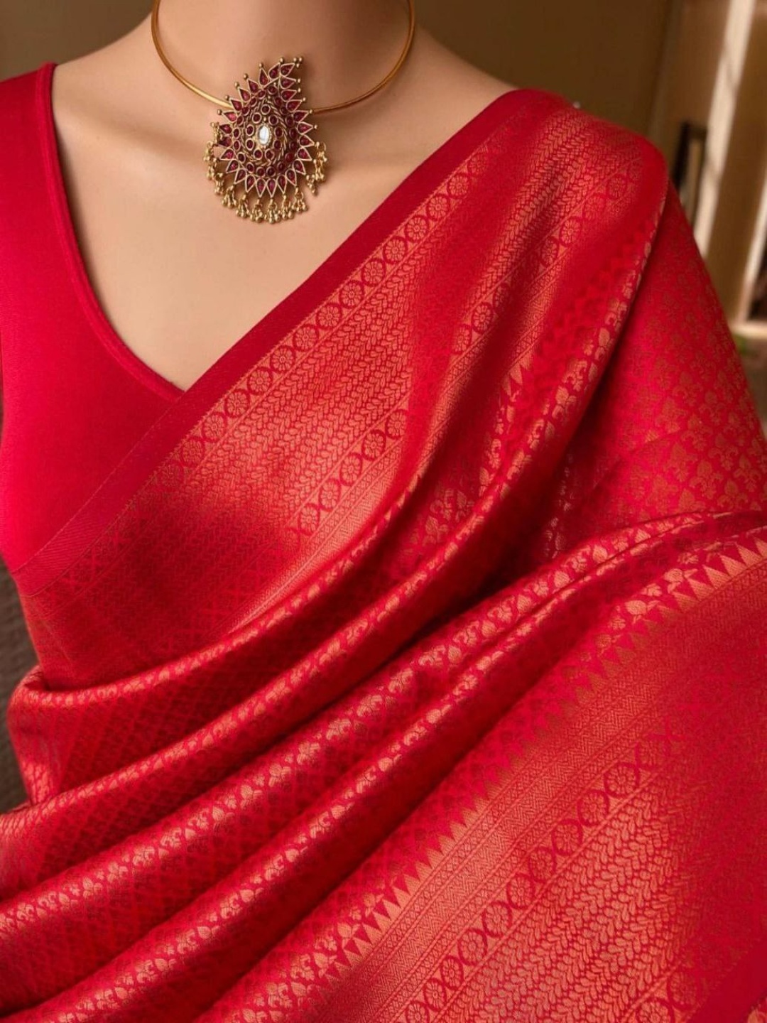 

Wuxi Woven Design Zari Pure Silk Banarasi Saree, Red