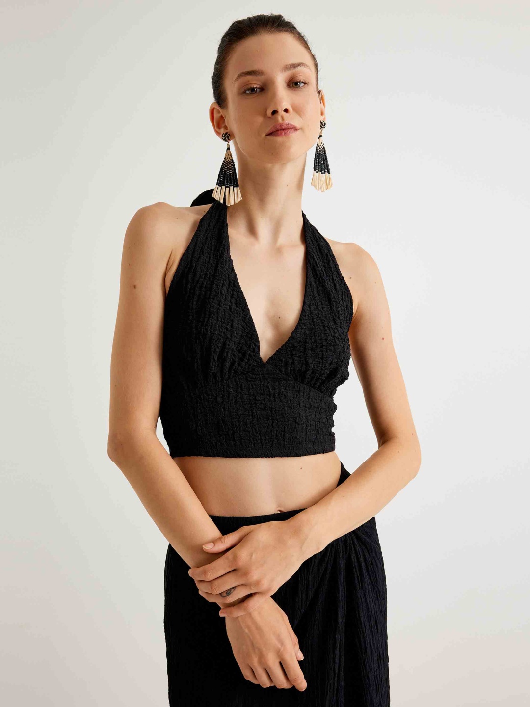 

Koton Solid Halter Neck Crop Top, Black