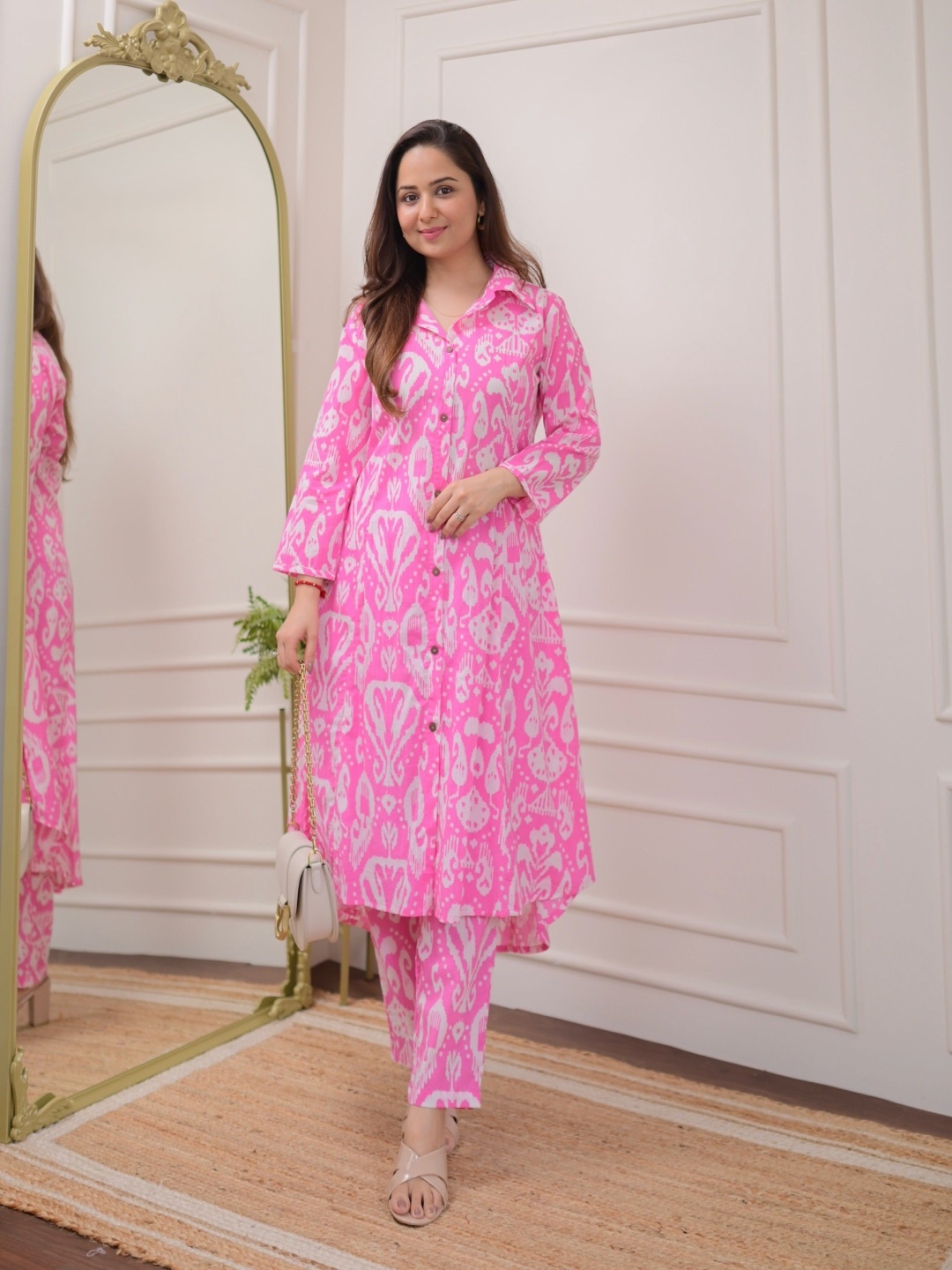 

SIJOPA Abstract Printed Shirt Collar Long Sleeves A Line Kurta with Trousers, Pink