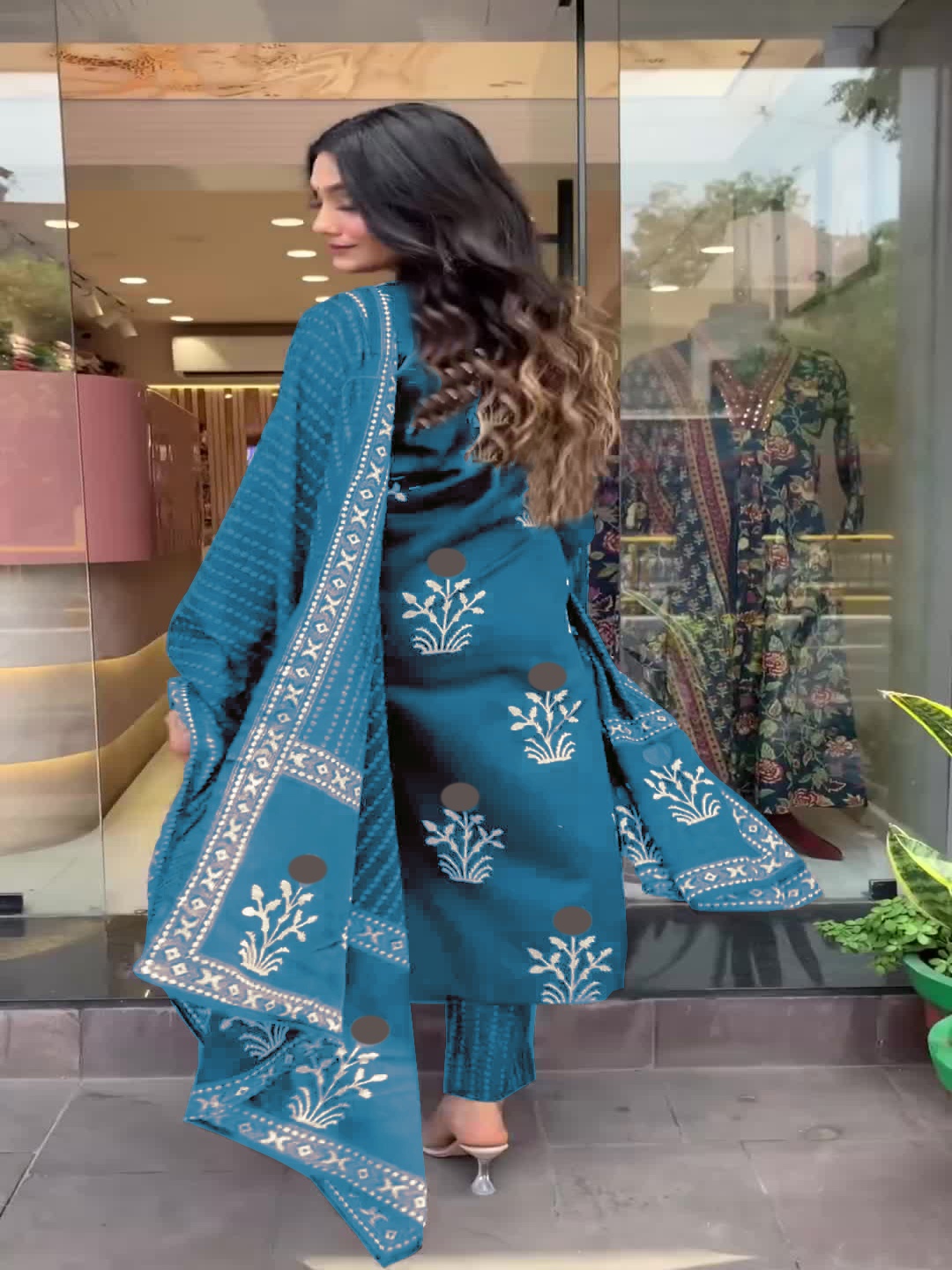 

GoSriKi Ethnic Motifs Printed Straight Kurta With Trousers & Dupatta, Blue