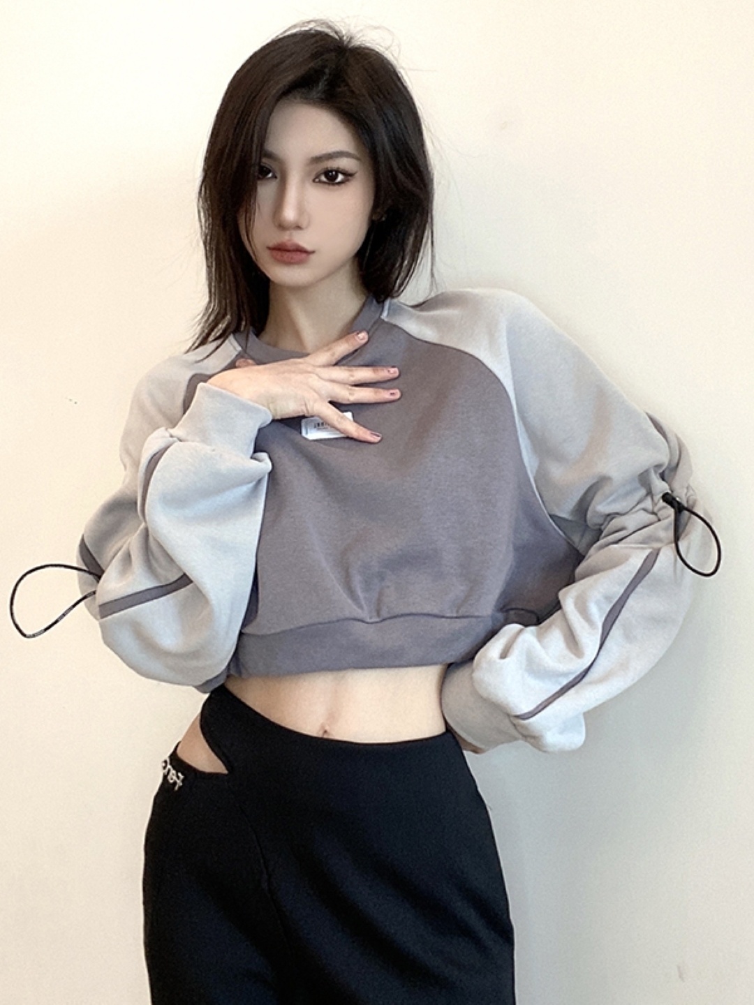 

KPOP Women Colourblocked Cotton Crop Pullover, Grey
