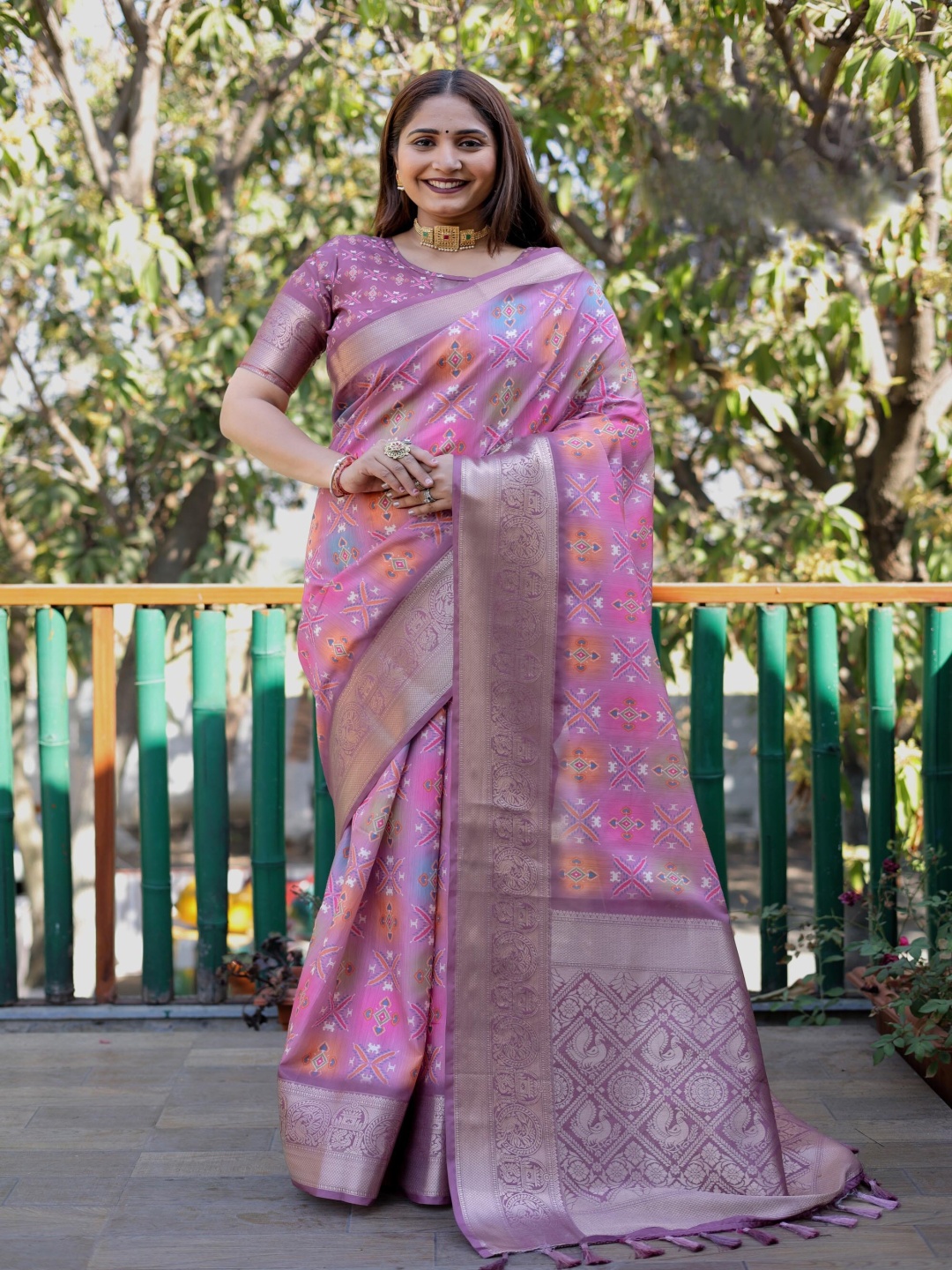 

Anaita Floral Zari Pure Silk Bandhani Saree, Pink