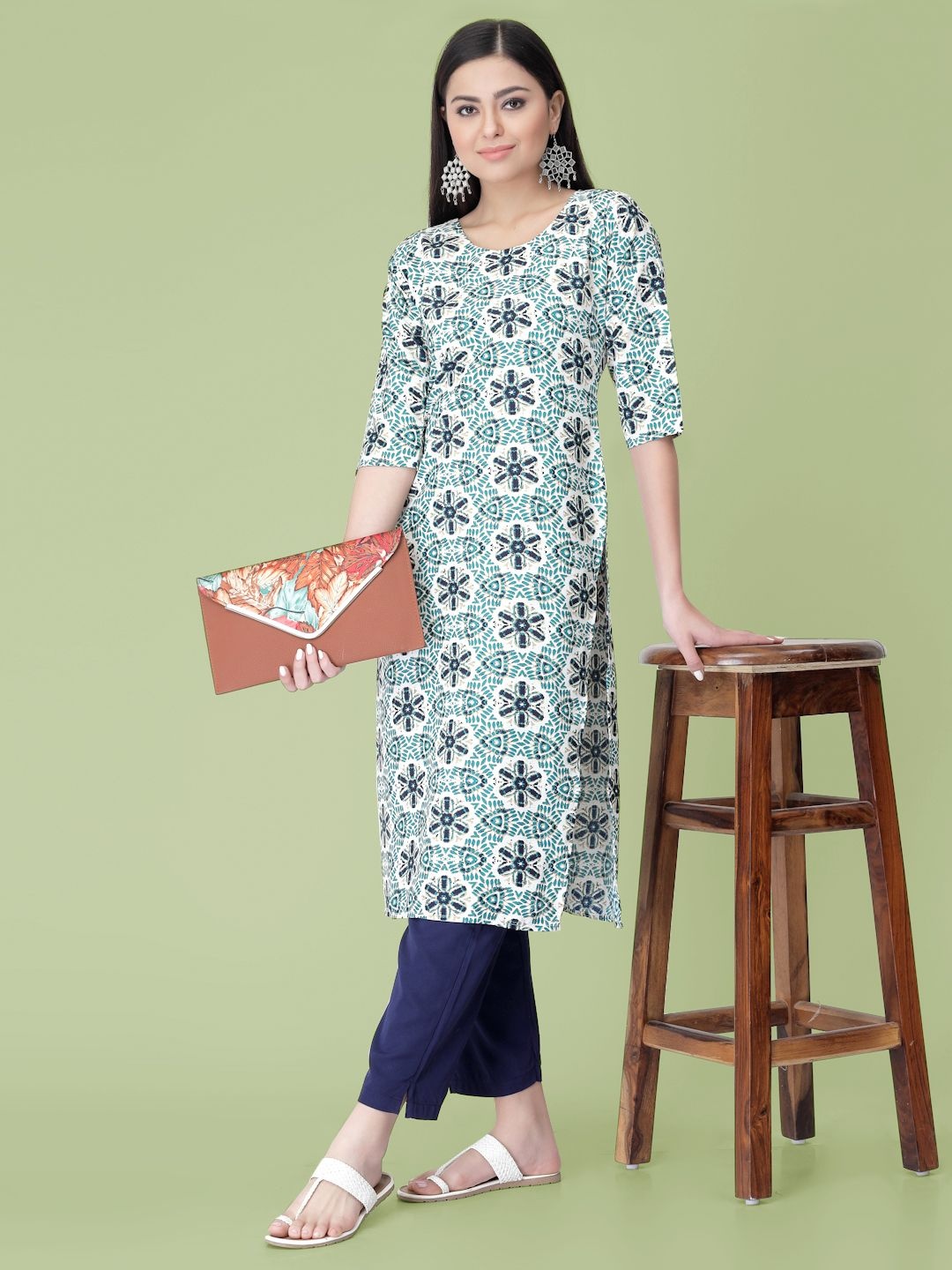 

7Threads Floral Printed Round Neck Straight Kurta With Trousers, Navy blue